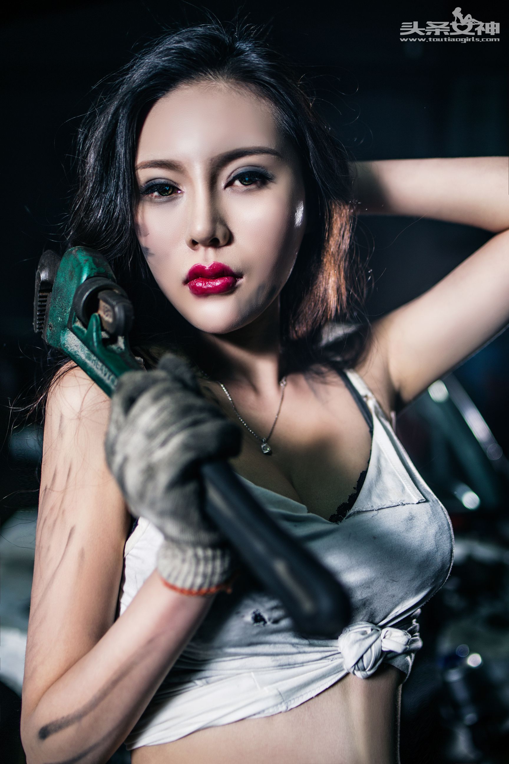 米娅《修车美女》-图4