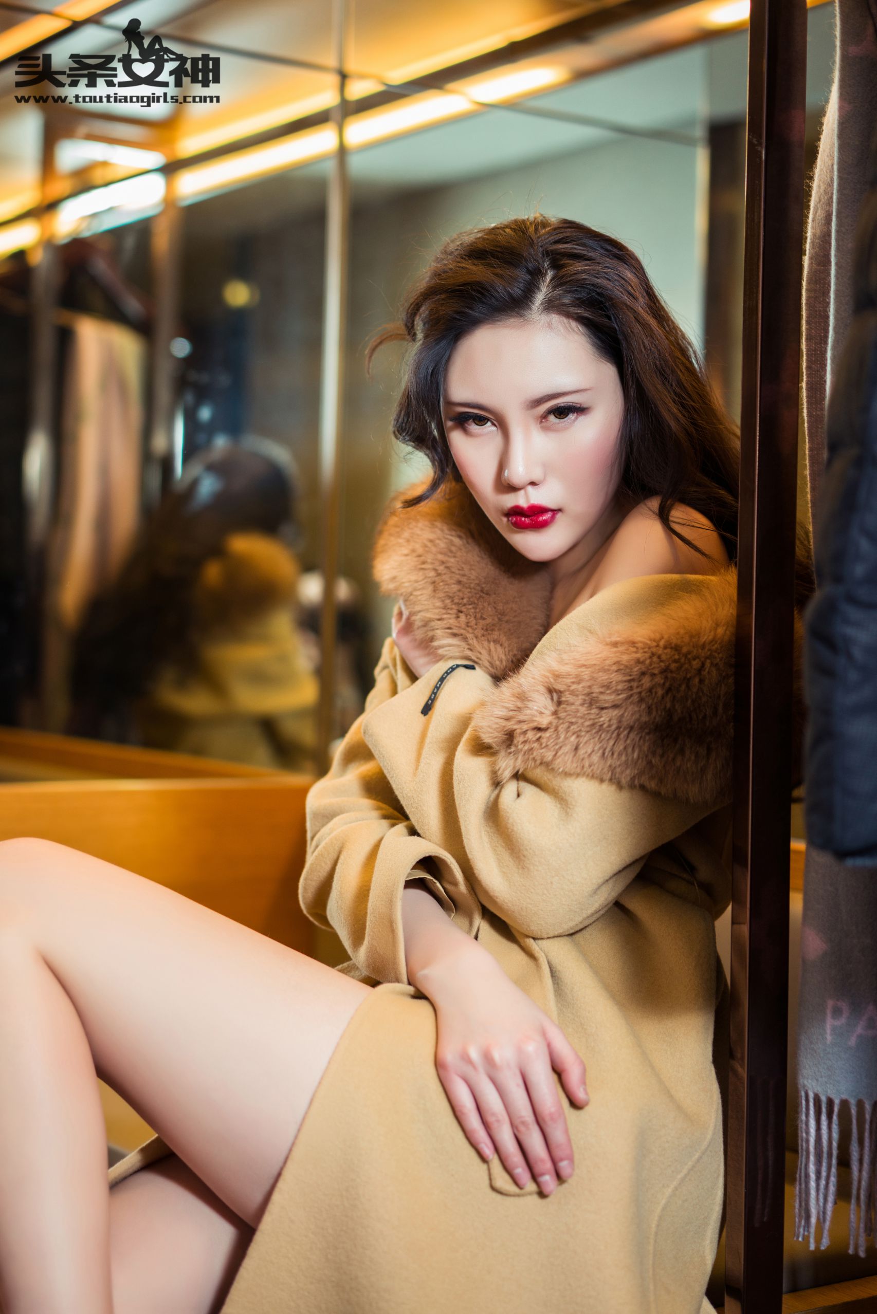米娅《妖冶美艳OL》-图1