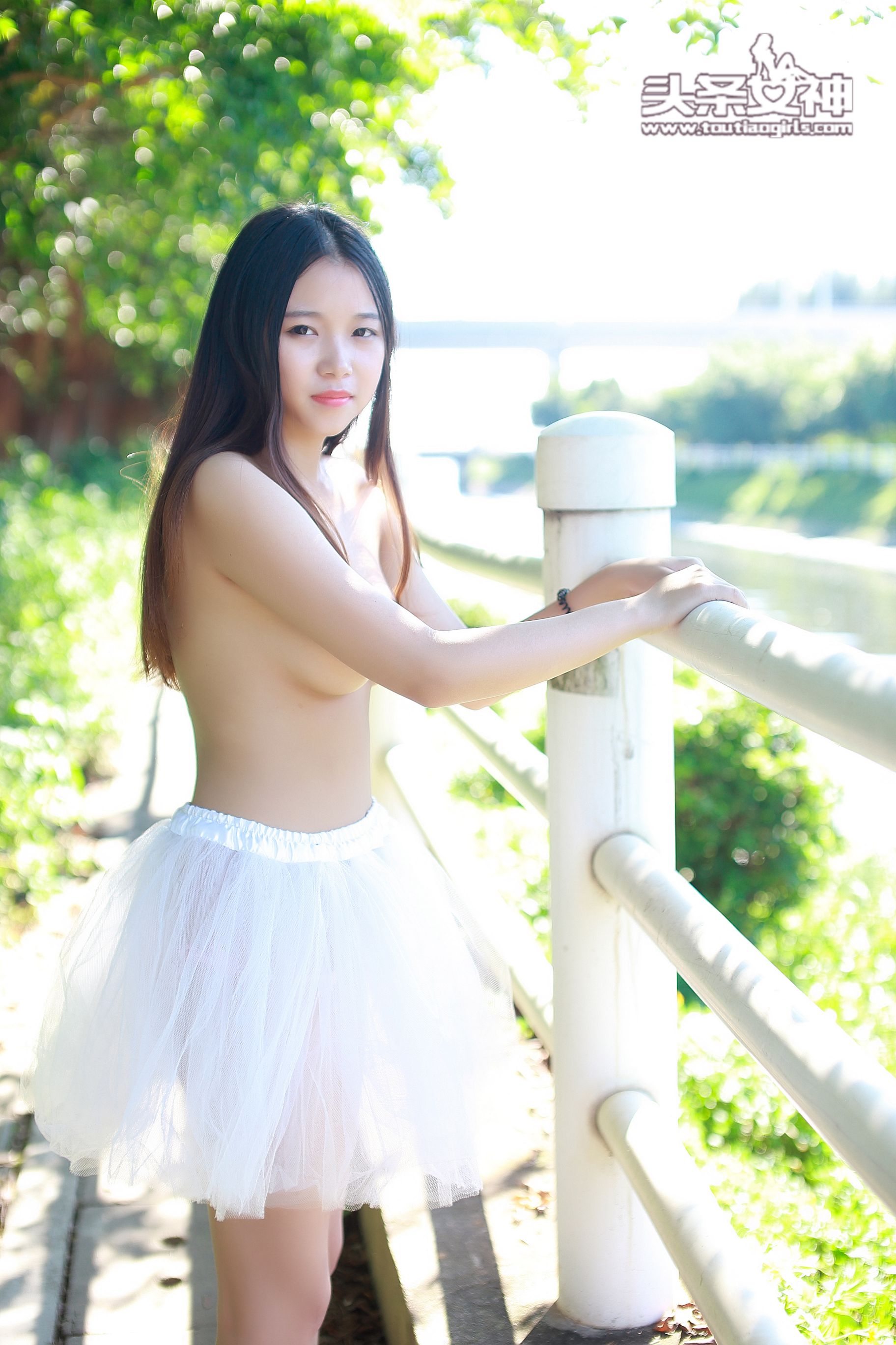 小雨《野外极致露出》-图10