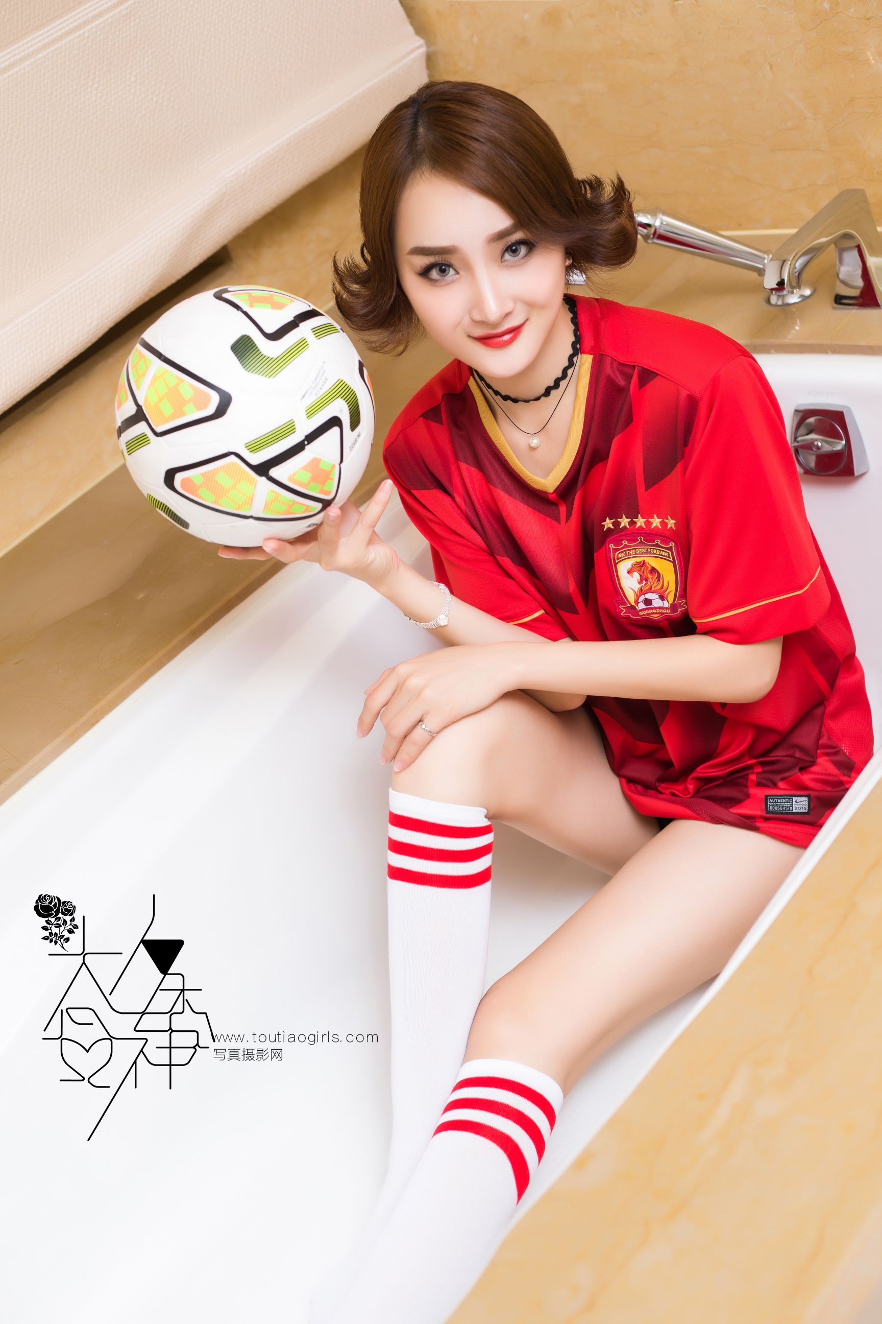 周夕爱《小红魔宝宝 致敬曼联》-图2