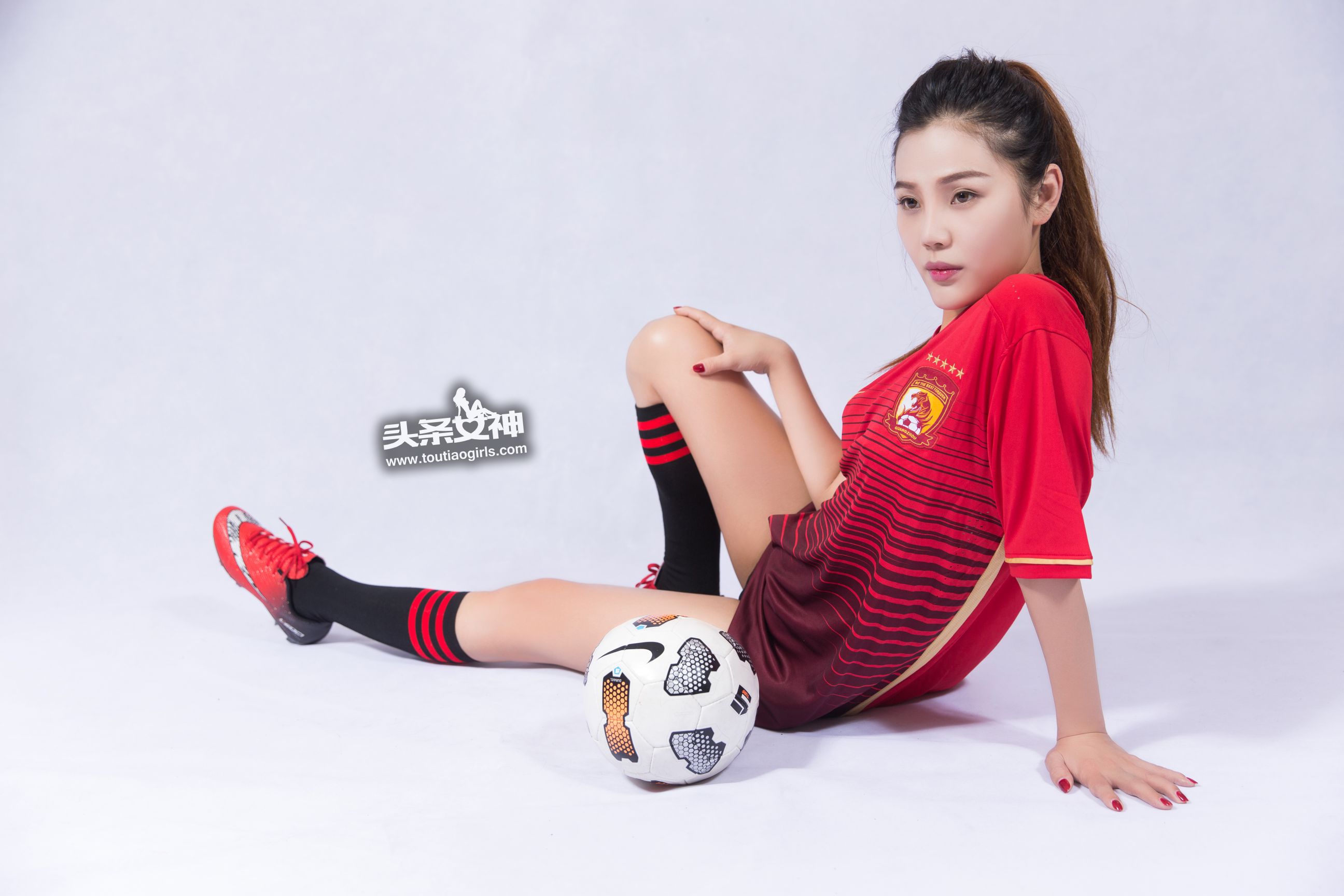 周予然《恒大女神》-图17