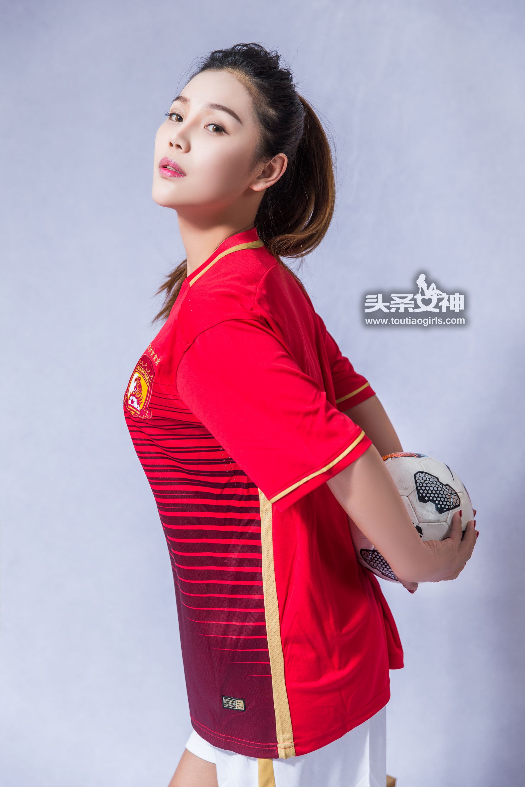周予然《恒大女神》-图5