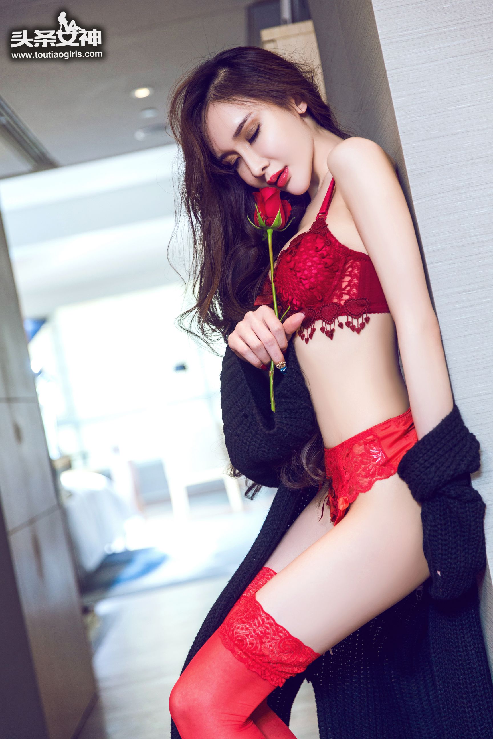 阿依努尔瓦娅《瓦娅的秘密》-图1