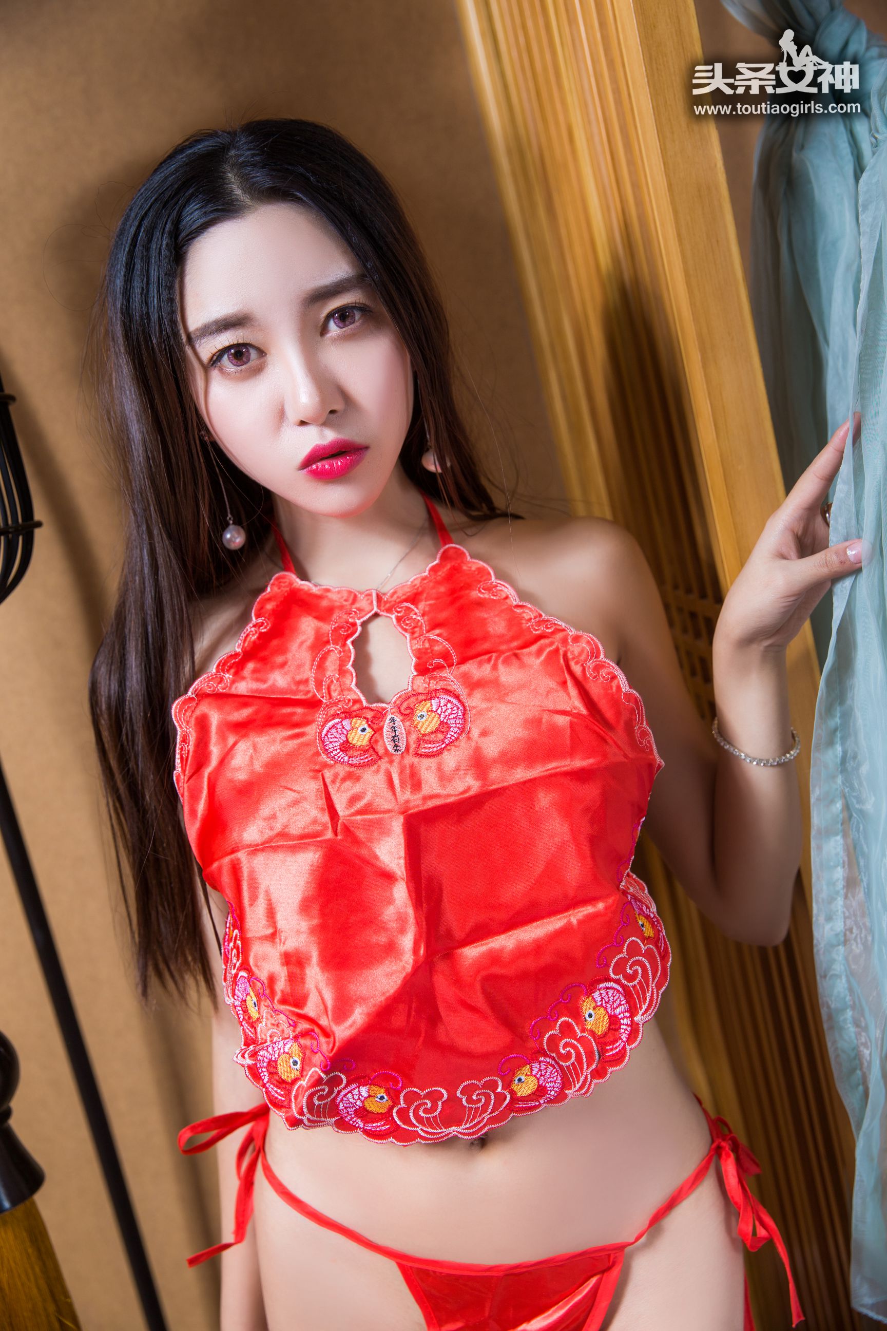 李梓熙《蜜汁痴女 红肚兜》  VIP专享-图3