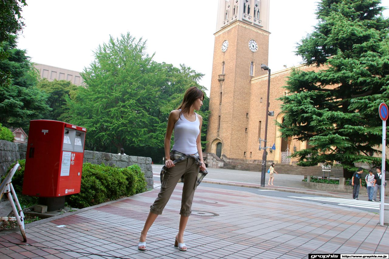 First Gravure 初脱ぎ娘 佐藤江梨花-图0