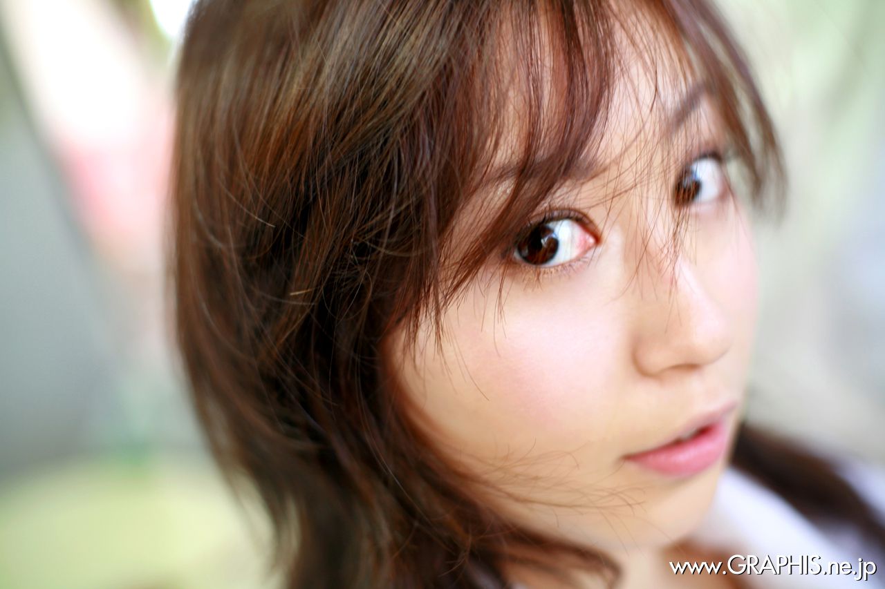 Momo Yoshizawa 吉沢もも  First Gravure 初脱ぎ娘-图0