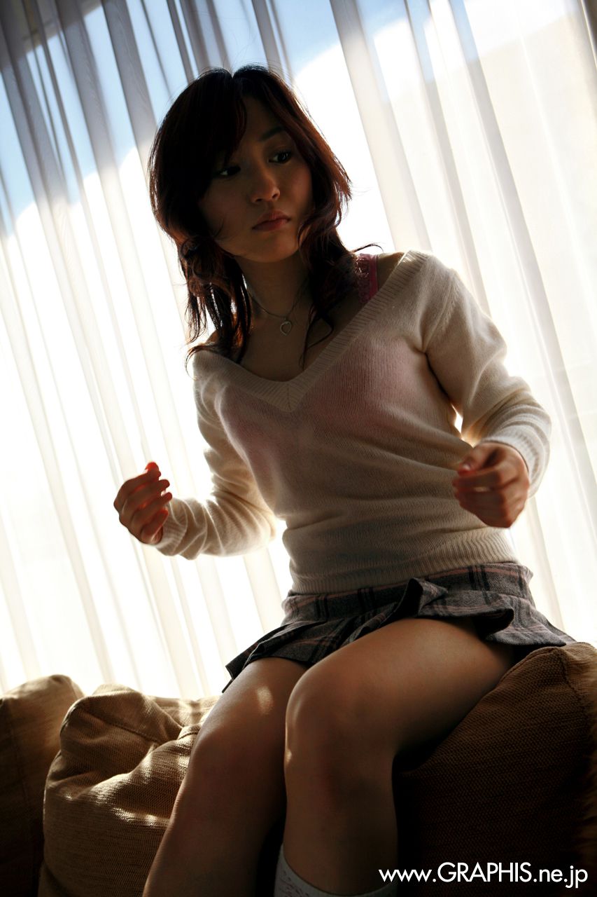 Momo Yoshizawa 吉沢もも  First Gravure 初脱ぎ娘-图12