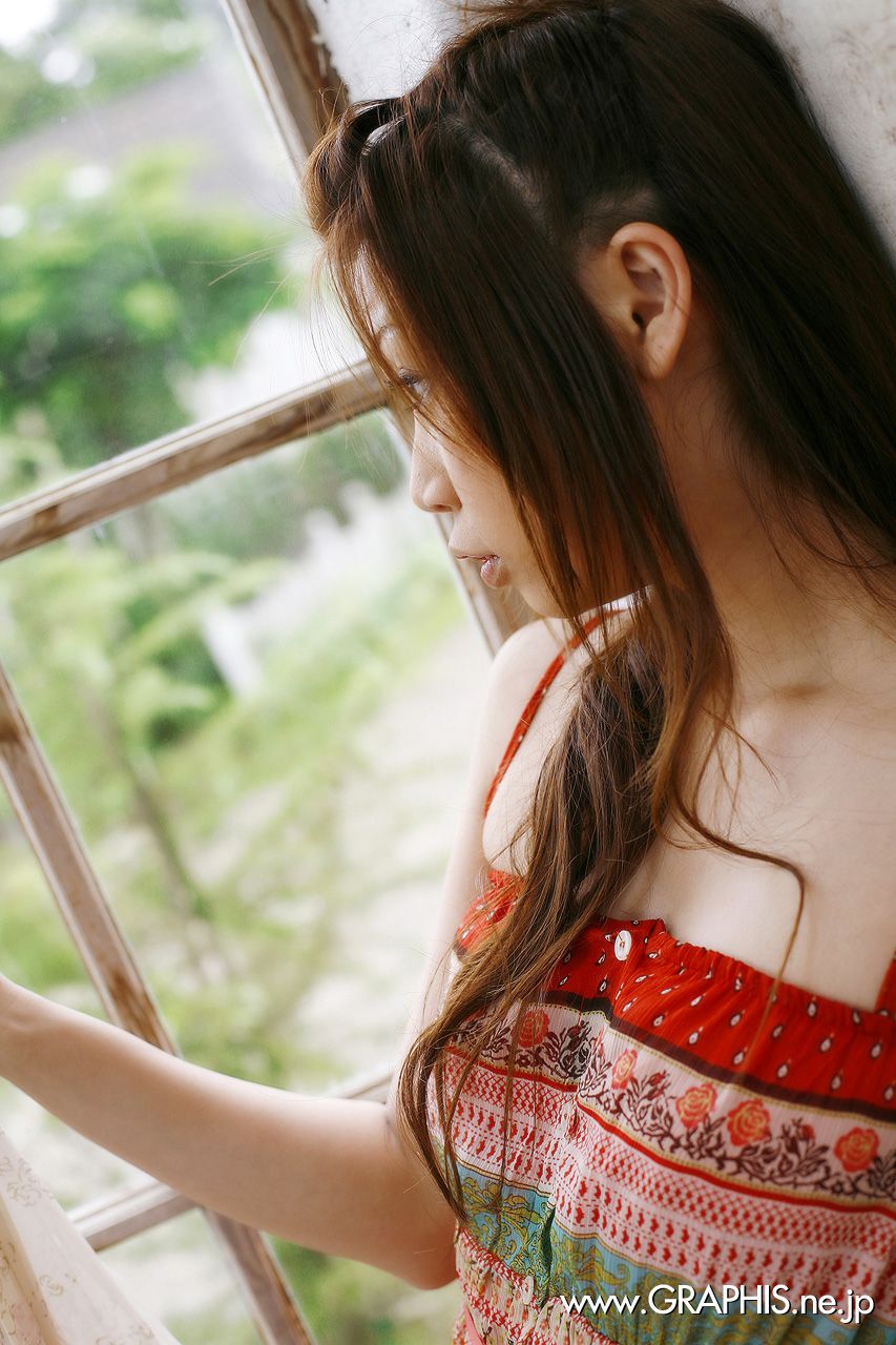 Ayumi Kobayashi 小林爱弓  First Gravure 初脱ぎ娘-图15