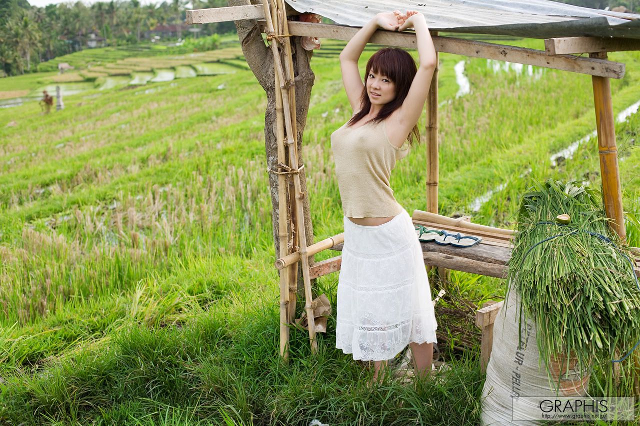 Minori Hatsune 初音みのり  First Gravure 初脱ぎ娘-图0