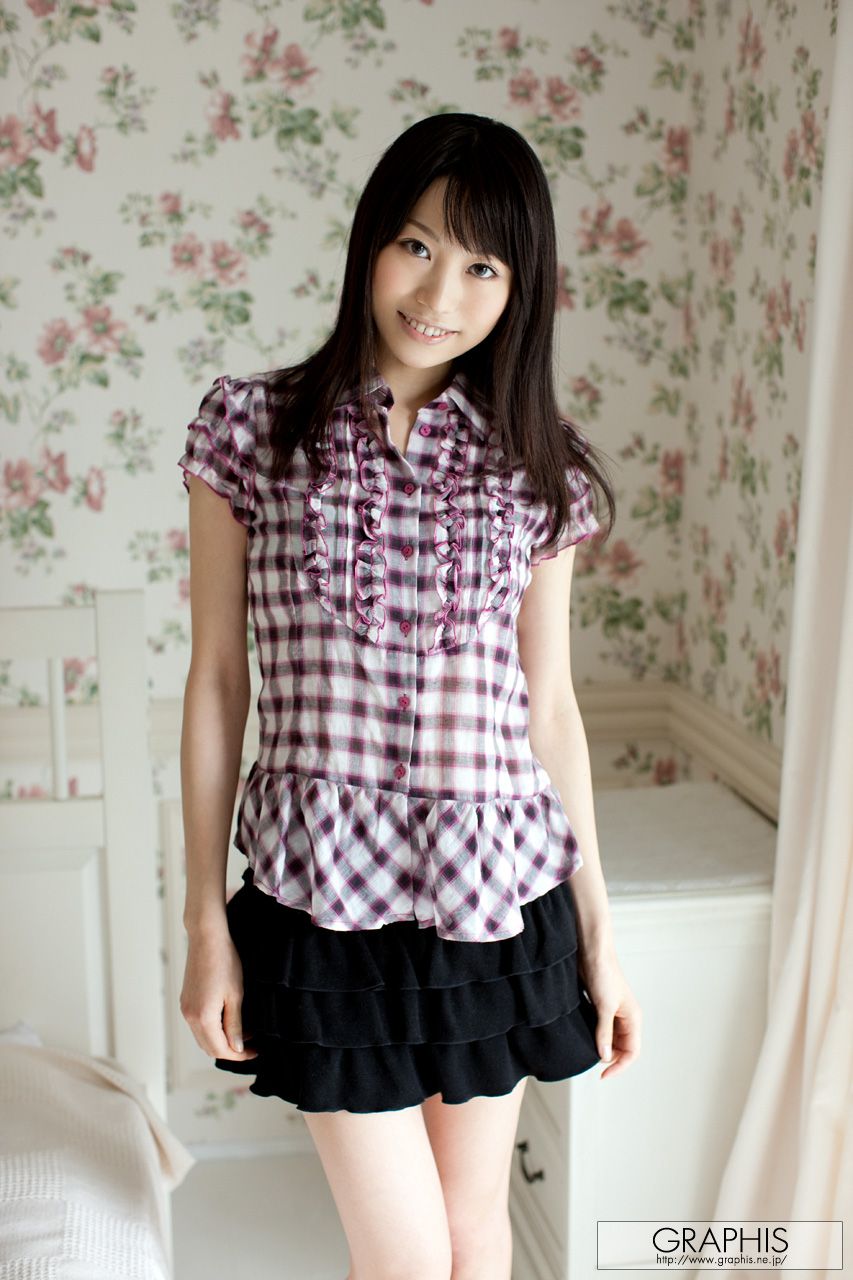 三上あいり/三上爱里  First Gravure 初脱ぎ娘-图0