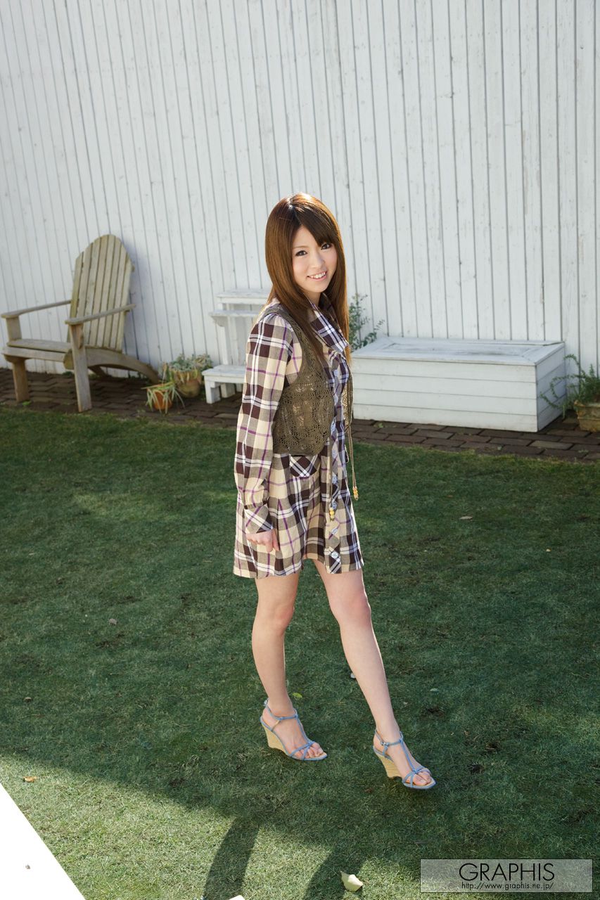 Miho Inamura 今村美穂  First Gravure 初脱ぎ娘-图0