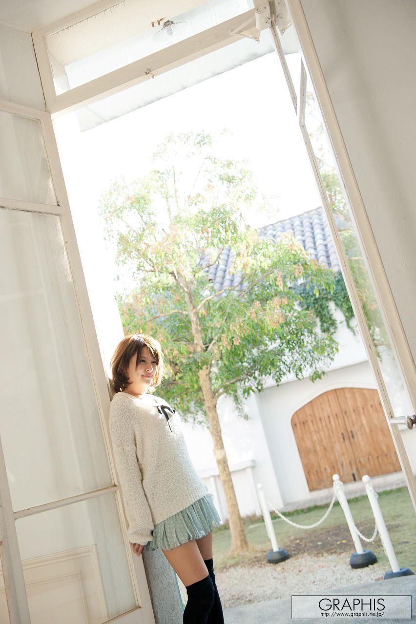 Nana Ninomiya 二宮ナナ  First Gravure 初脱ぎ娘-图0