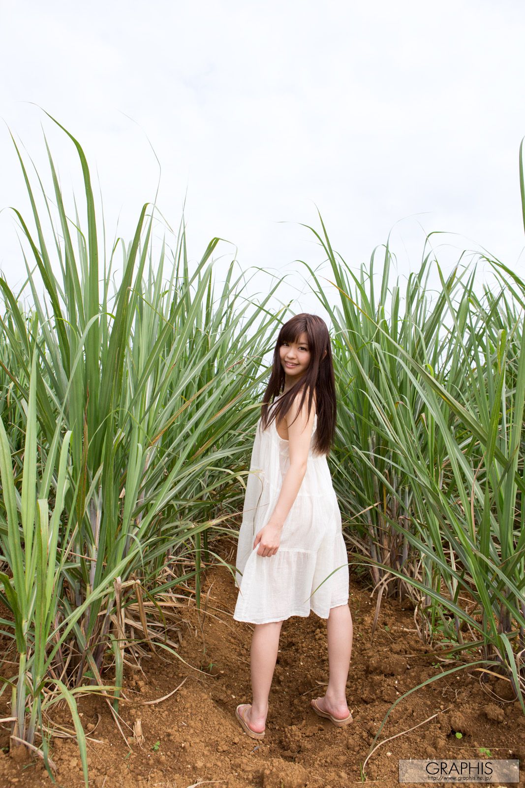 葉山めい/叶山芽衣  First Gravure 初脱ぎ娘-图0