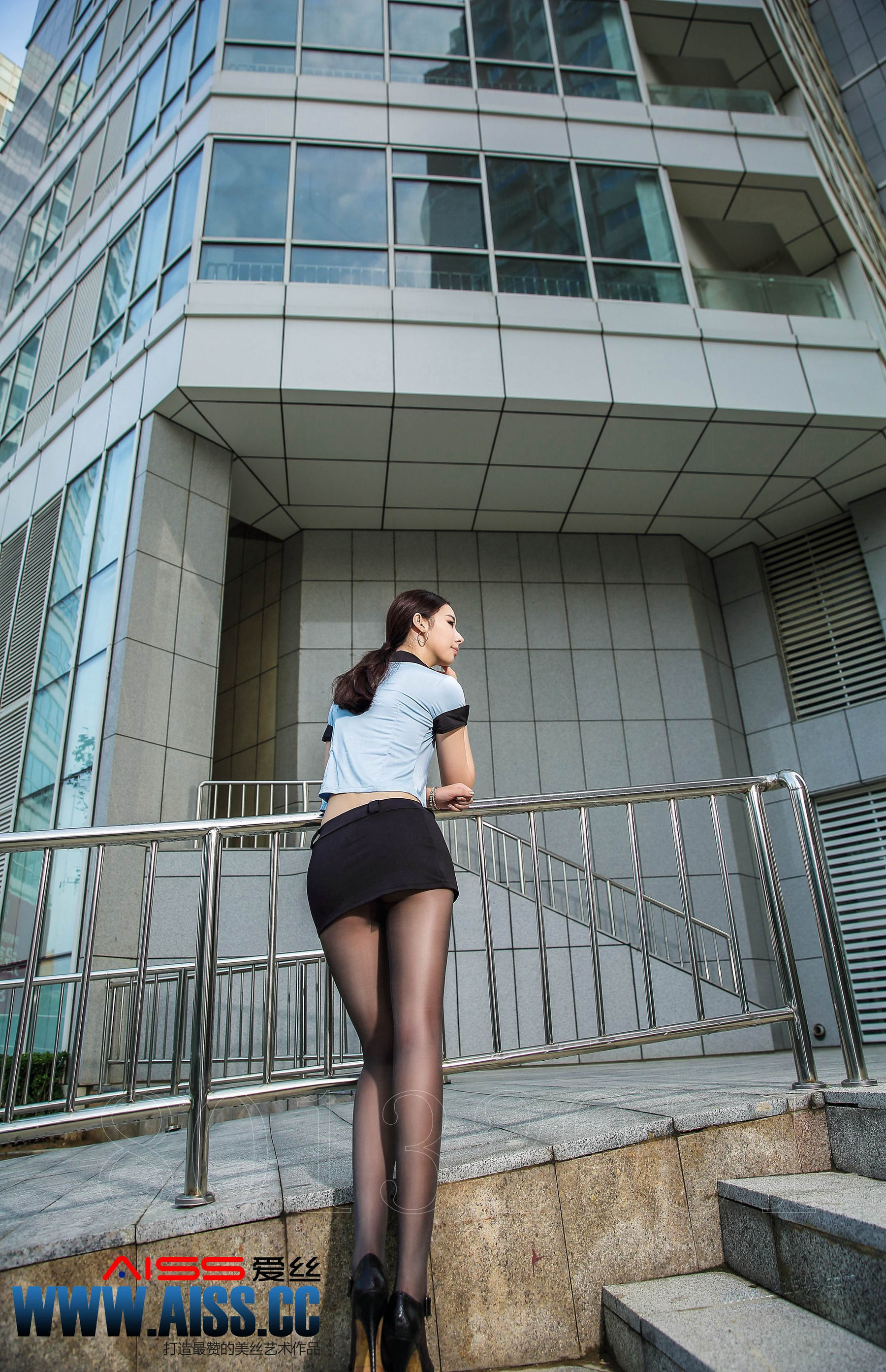 《115CM黑丝长腿女警》-图18