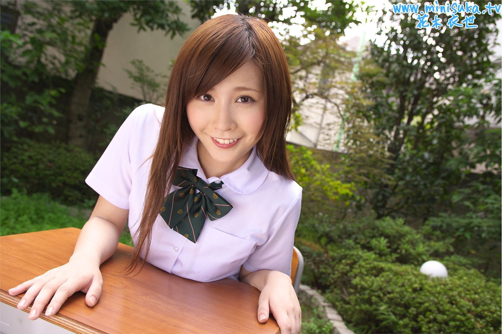 花木衣世 Iyo Hanaki 现役女子高生-图1