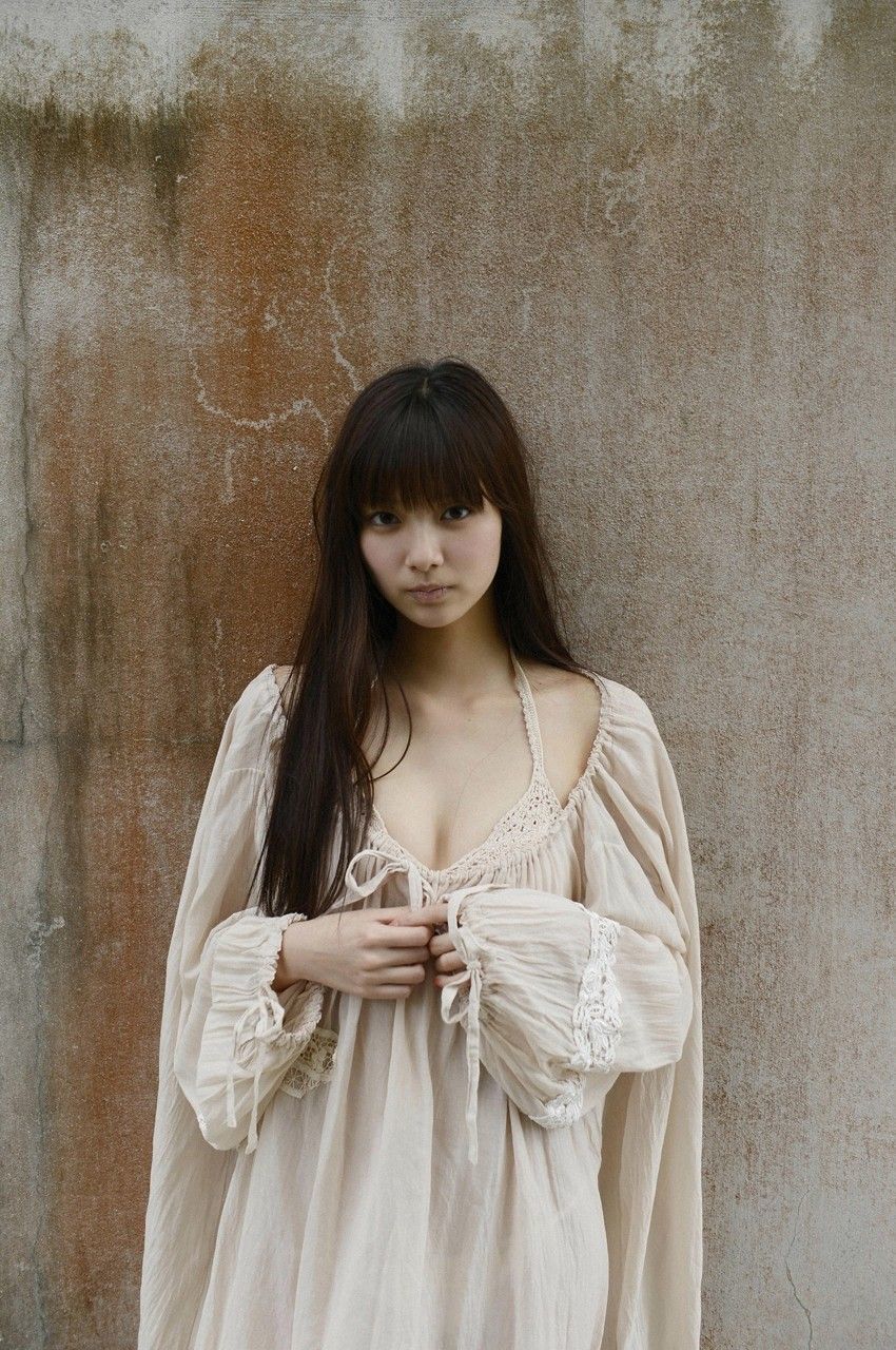 新川優愛《美しすぎる彼女に一目惚れ》  No.157-图0