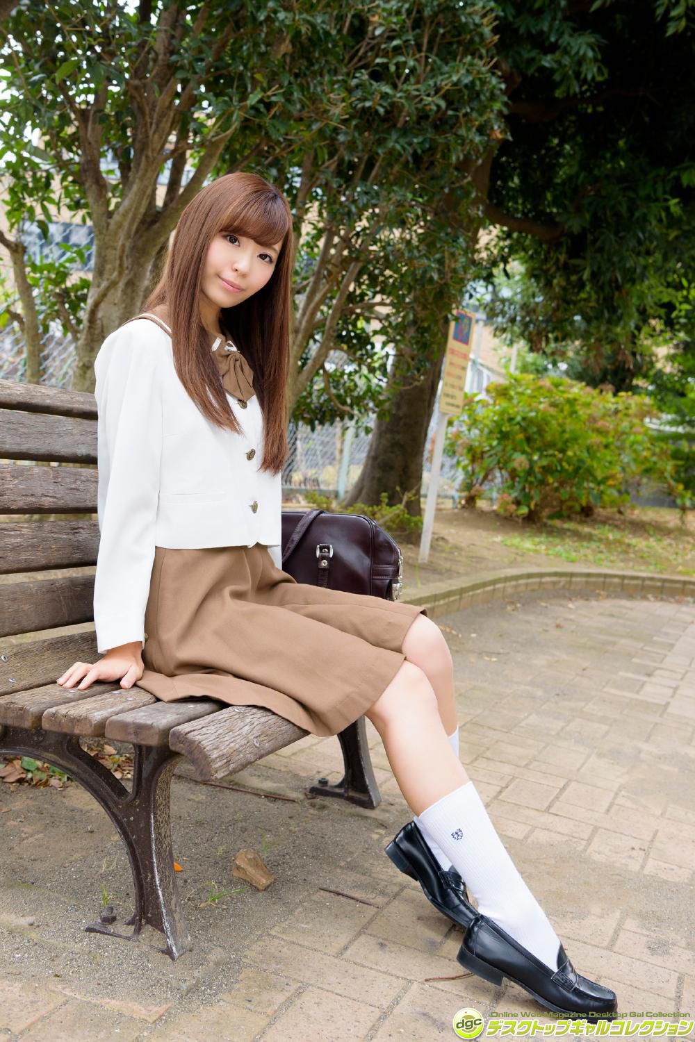 小日向結衣《グラビア界☆期待の新星が制服美女天に登場》-图3