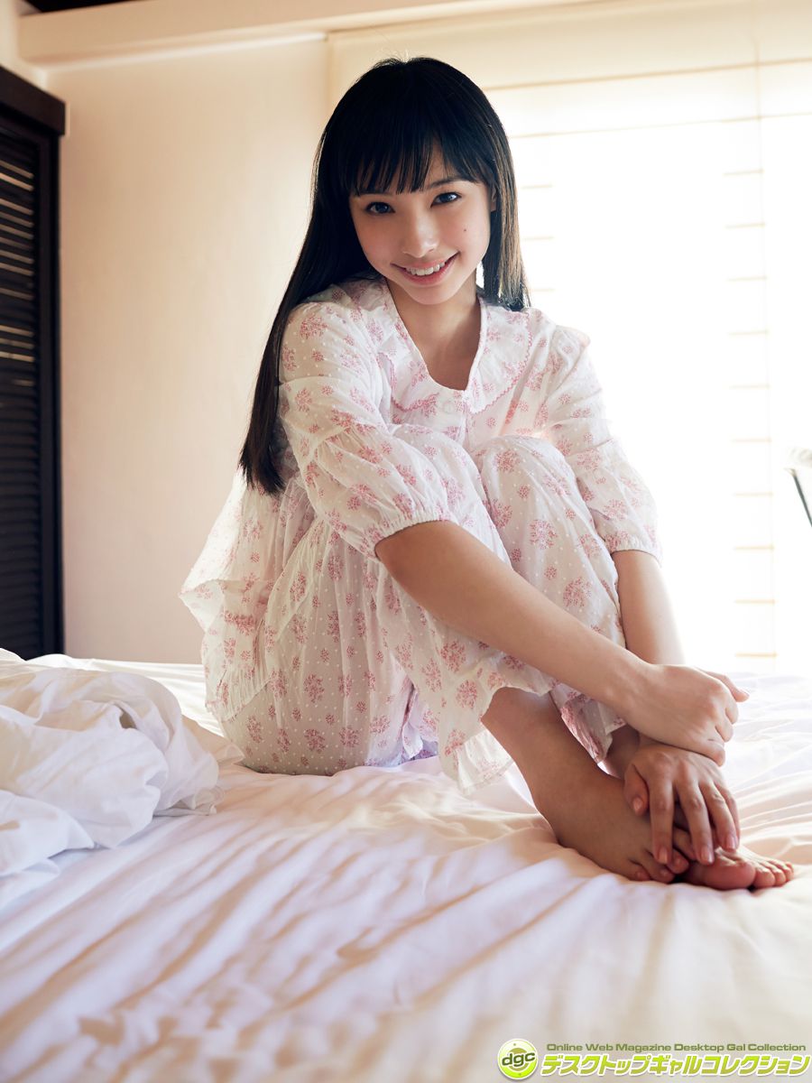 鹤卷星奈《爽やか笑顔とスレンダーボディで大人気！！》-图1