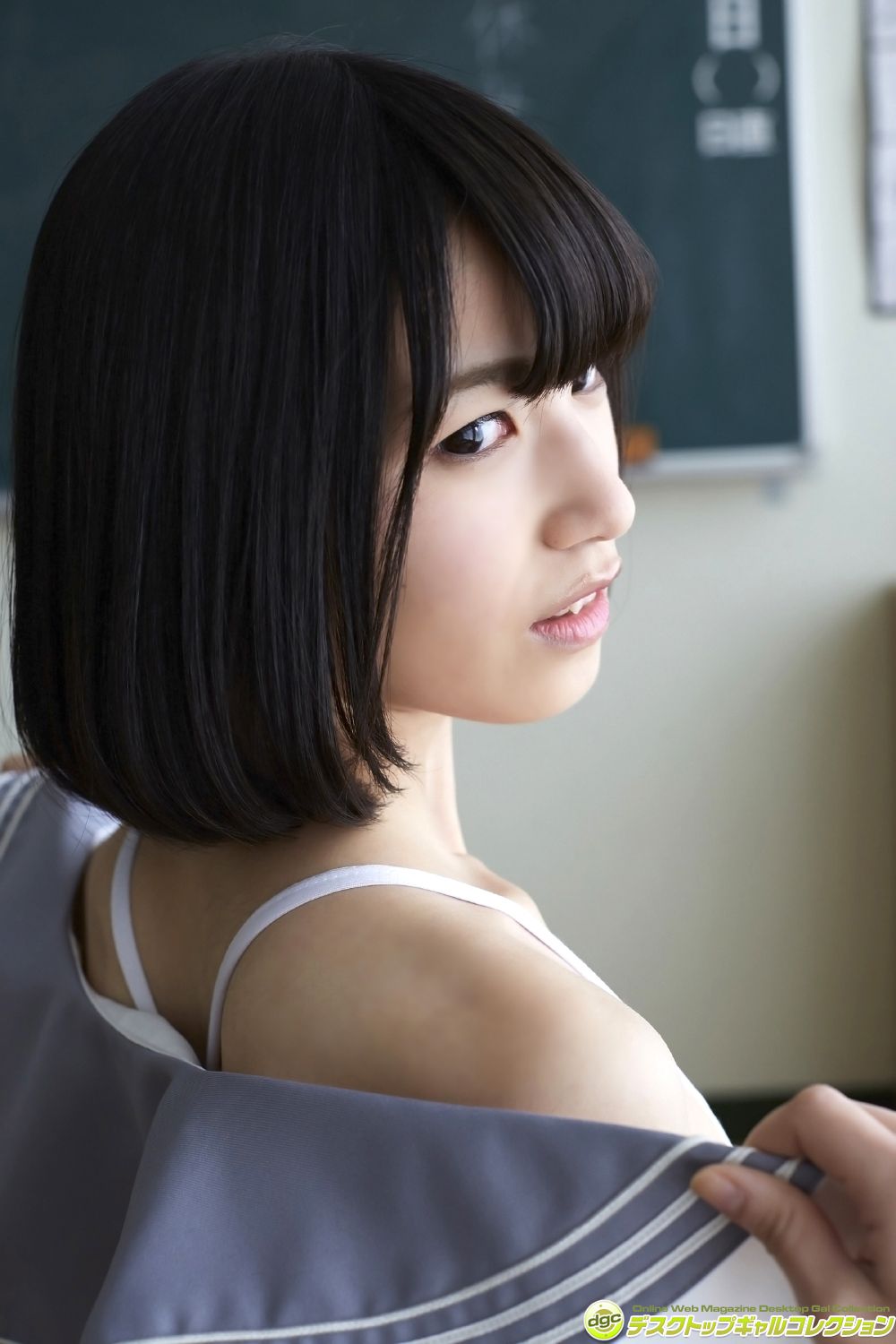 村上りいな《グミとアイドル大好きな美少女の制服物語！》-图16