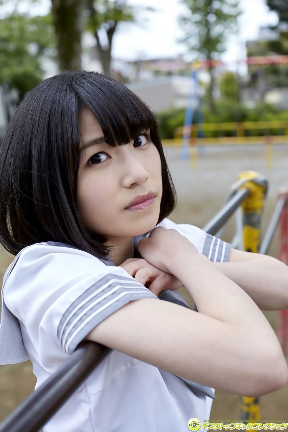 村上りいな《グミとアイドル大好きな美少女の制服物語！》-图1