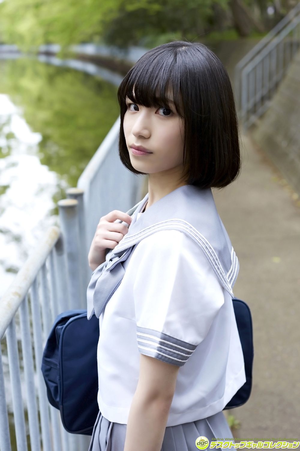 村上りいな《グミとアイドル大好きな美少女の制服物語！》-图3