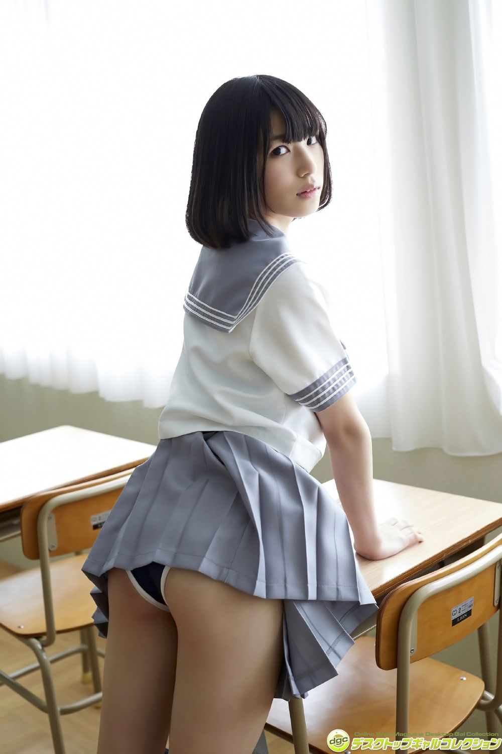 村上りいな《グミとアイドル大好きな美少女の制服物語！》-图7