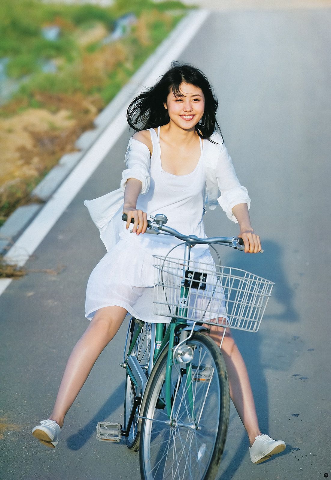 有村架純 横山由依  2011年No.40 写真杂志-图3