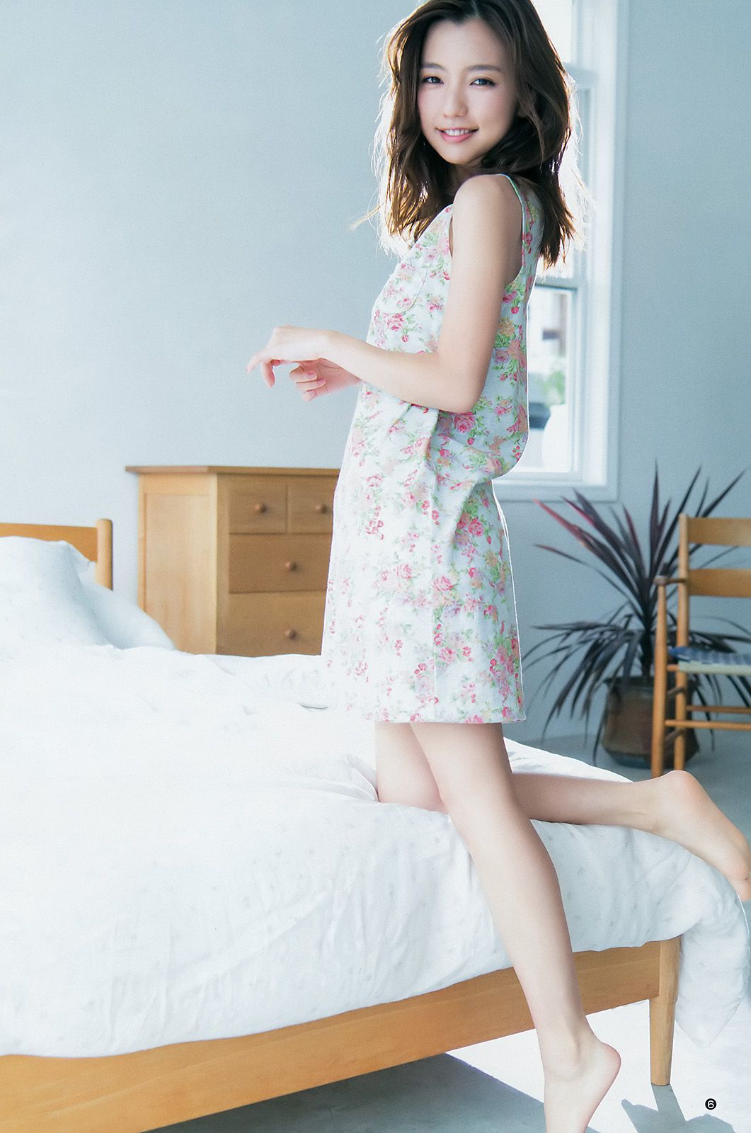 真野恵里菜 miwa 戸松遥  2017年No.10 写真杂志-图4