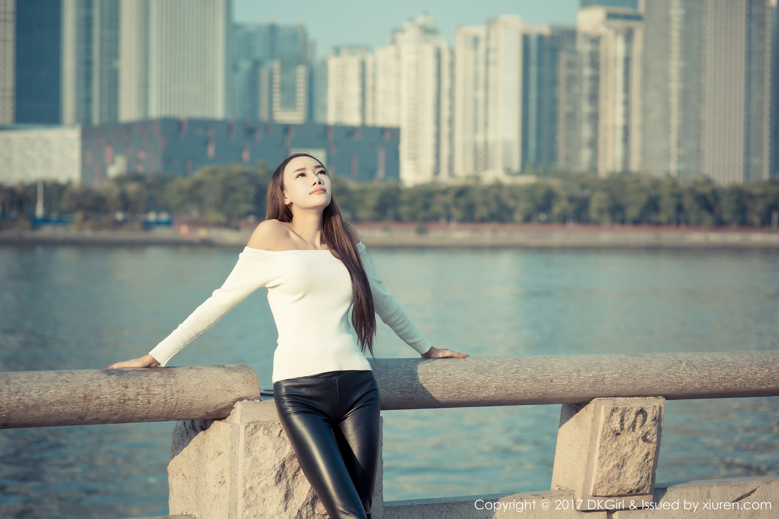 婕西儿jessie《浴室比基尼，外景露出和新春主题》  VOL.010-图12