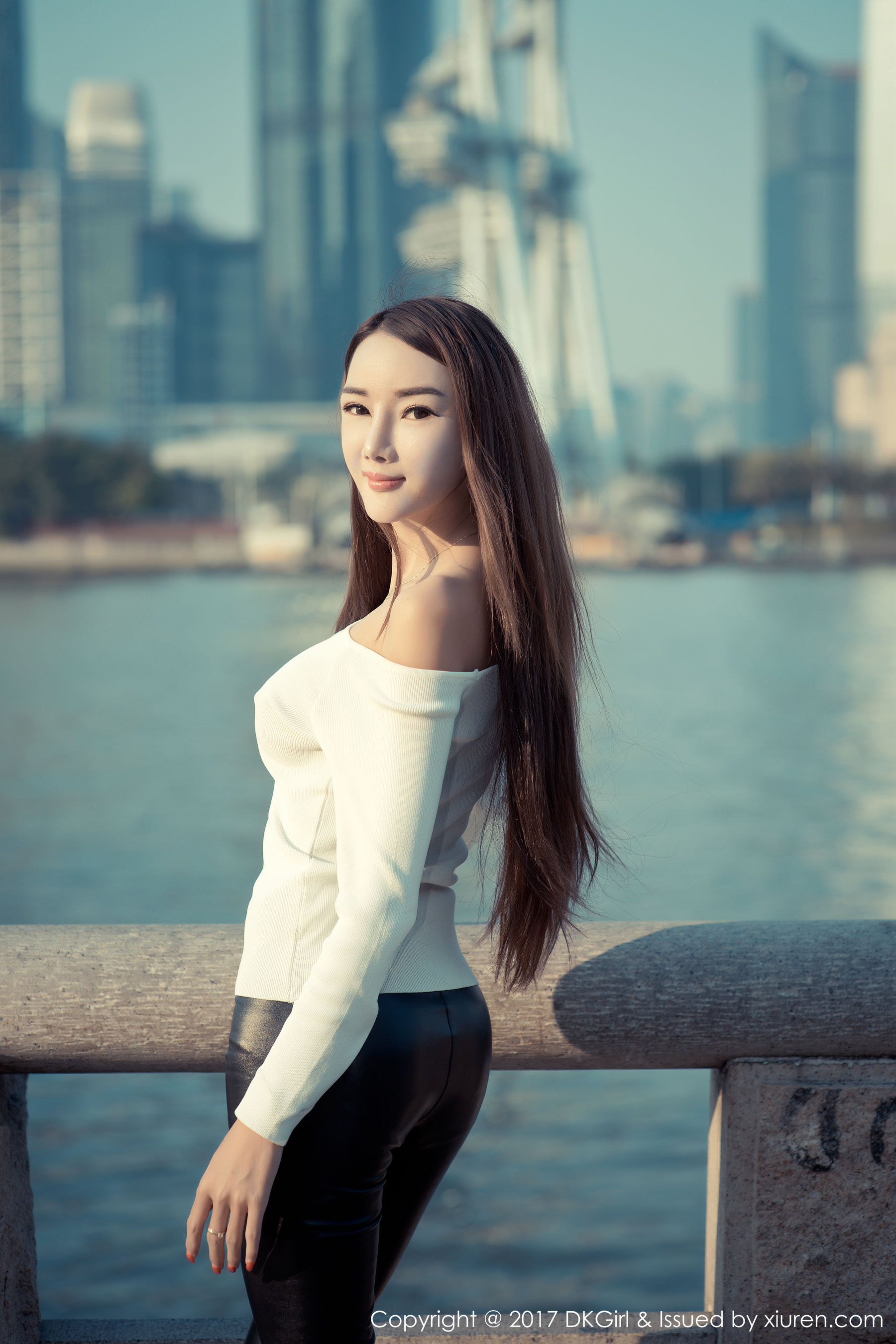 婕西儿jessie《浴室比基尼，外景露出和新春主题》  VOL.010-图14