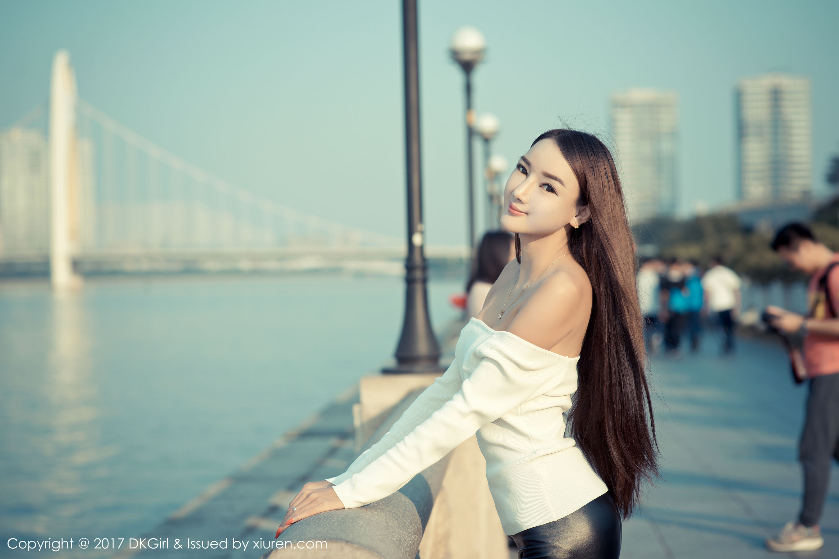 婕西儿jessie《浴室比基尼，外景露出和新春主题》  VOL.010-图16