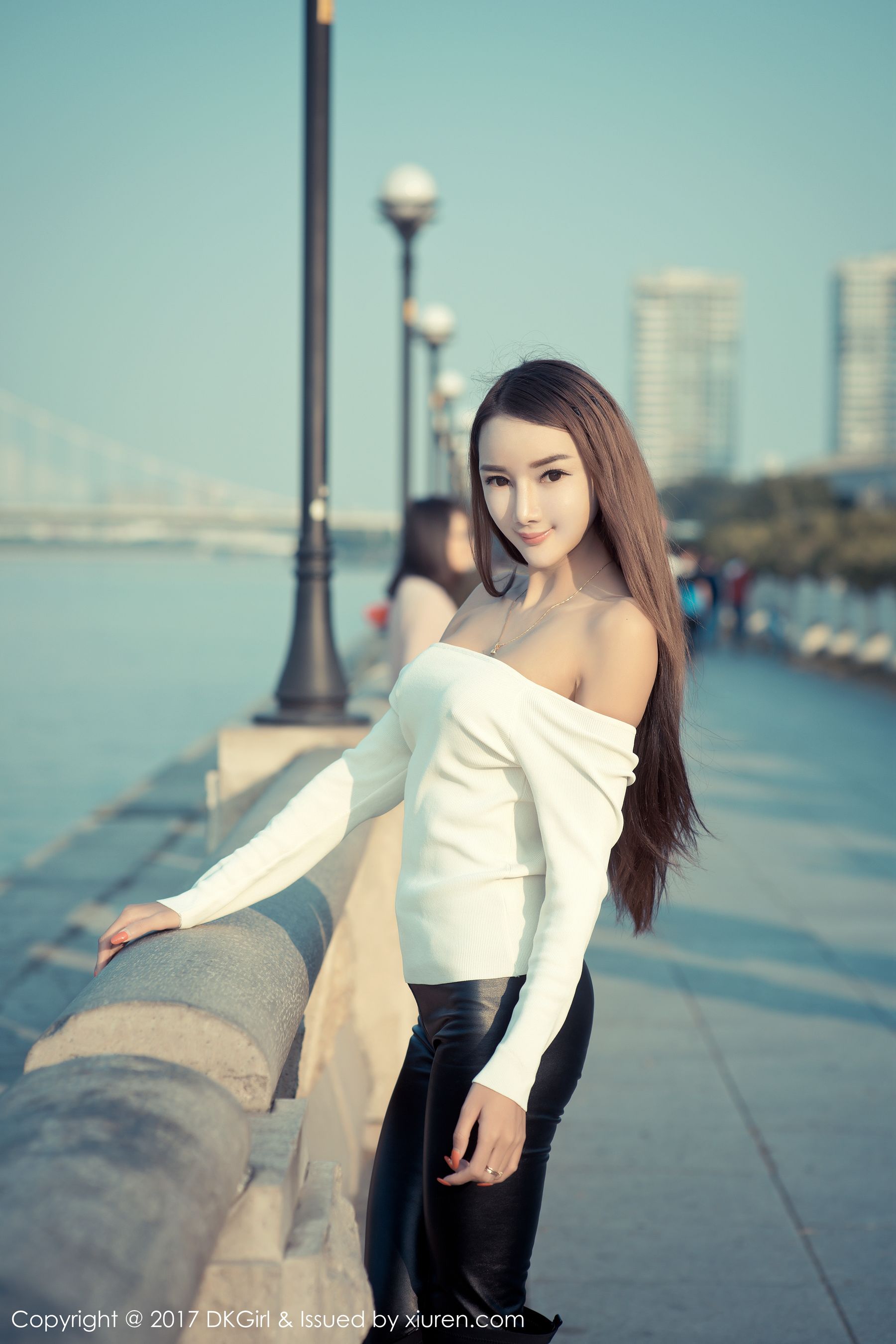 婕西儿jessie《浴室比基尼，外景露出和新春主题》  VOL.010-图17