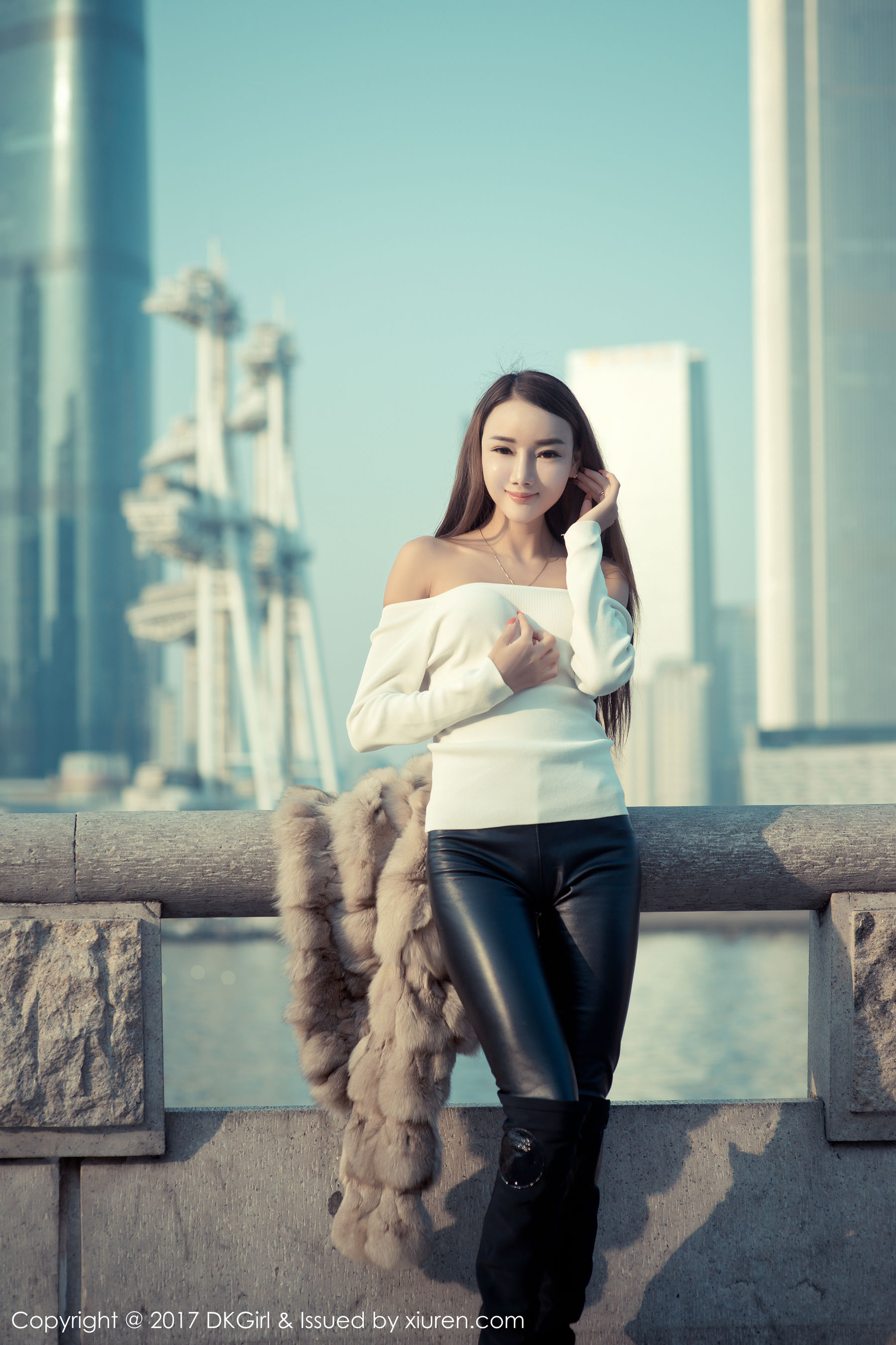 婕西儿jessie《浴室比基尼，外景露出和新春主题》  VOL.010-图18