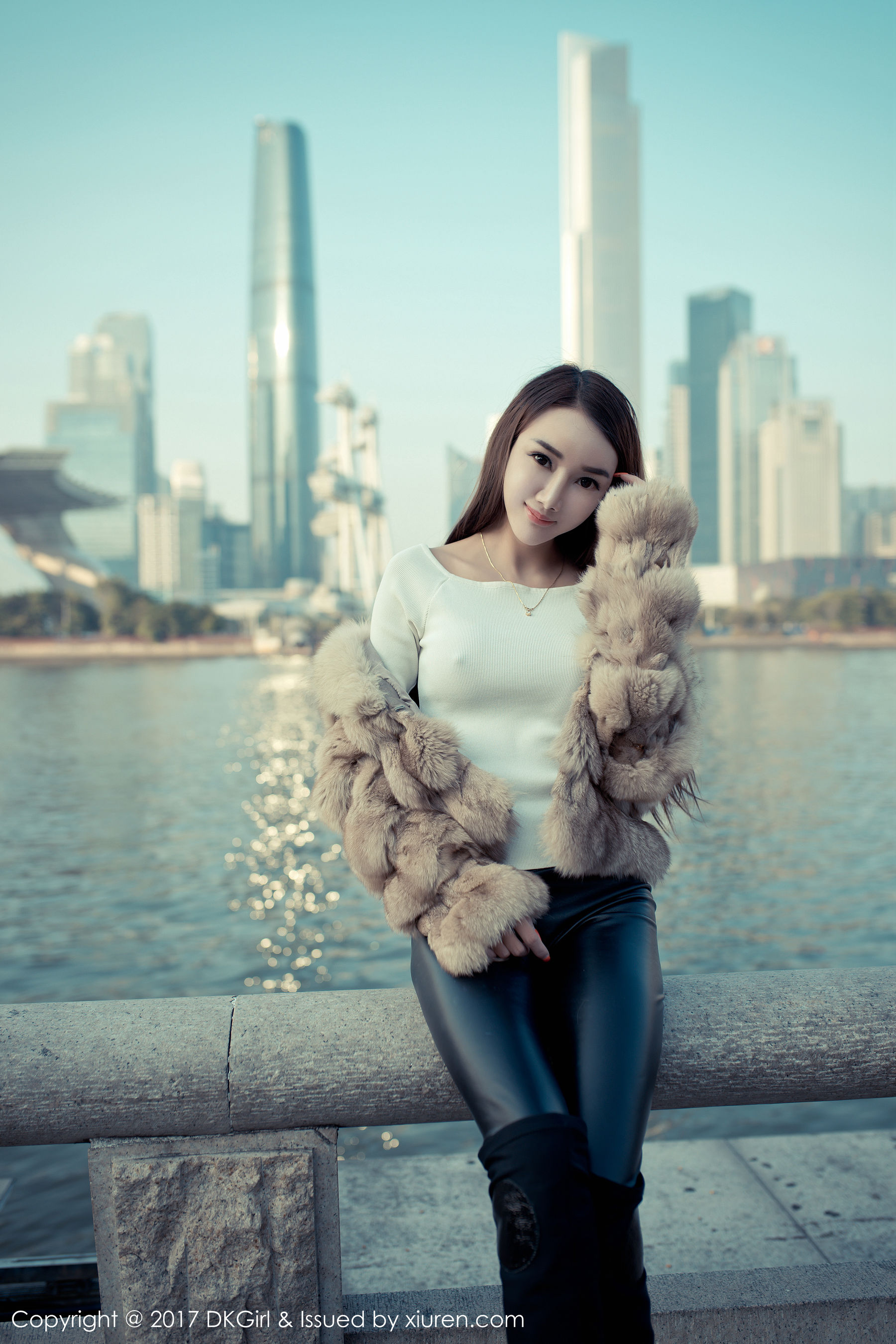 婕西儿jessie《浴室比基尼，外景露出和新春主题》  VOL.010-图23