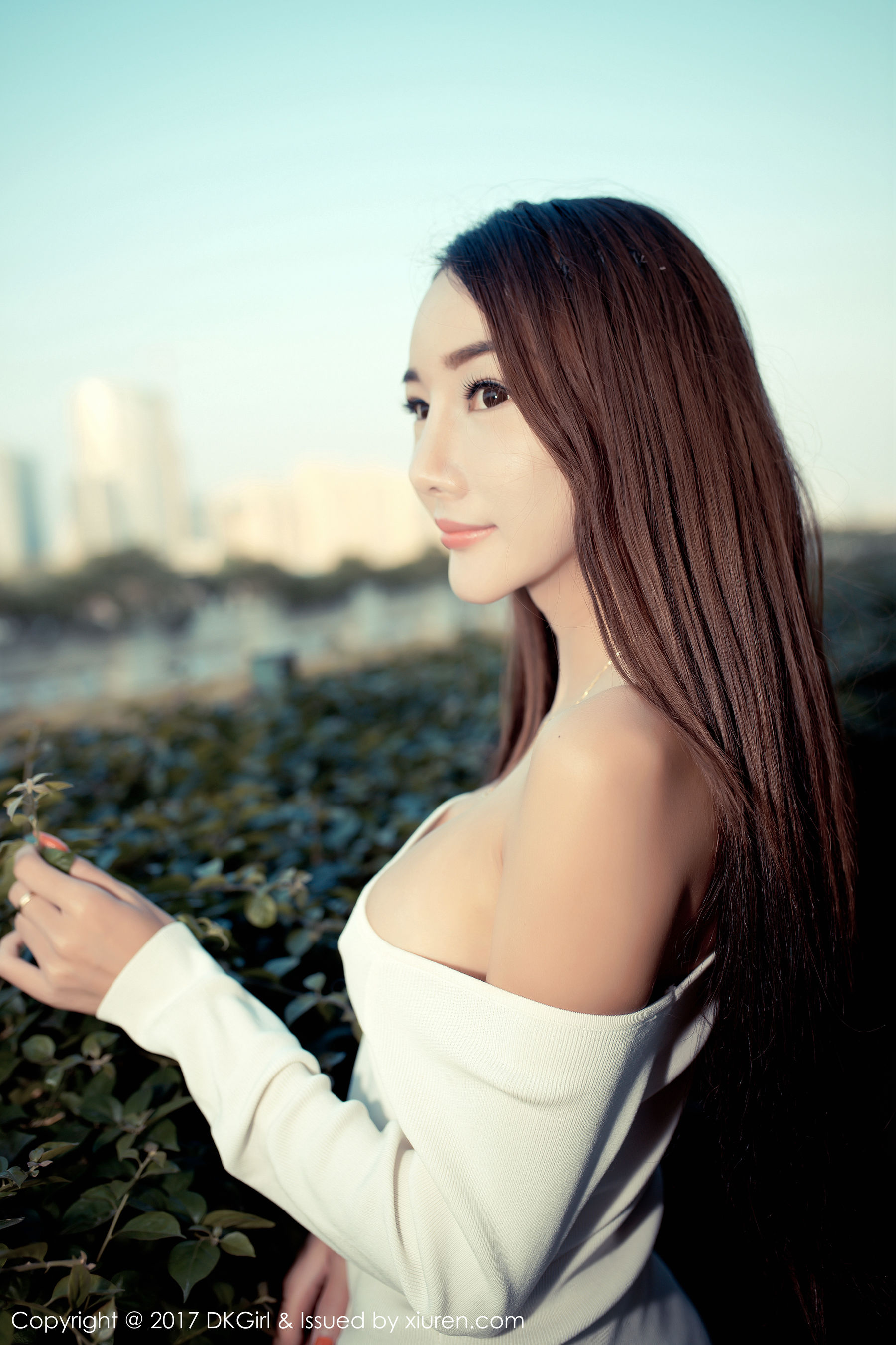婕西儿jessie《浴室比基尼，外景露出和新春主题》  VOL.010-图26