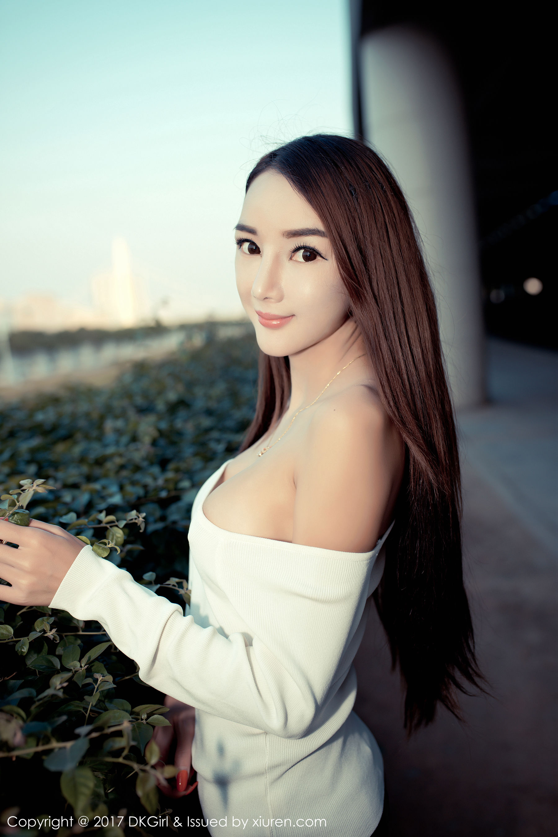 婕西儿jessie《浴室比基尼，外景露出和新春主题》  VOL.010-图27