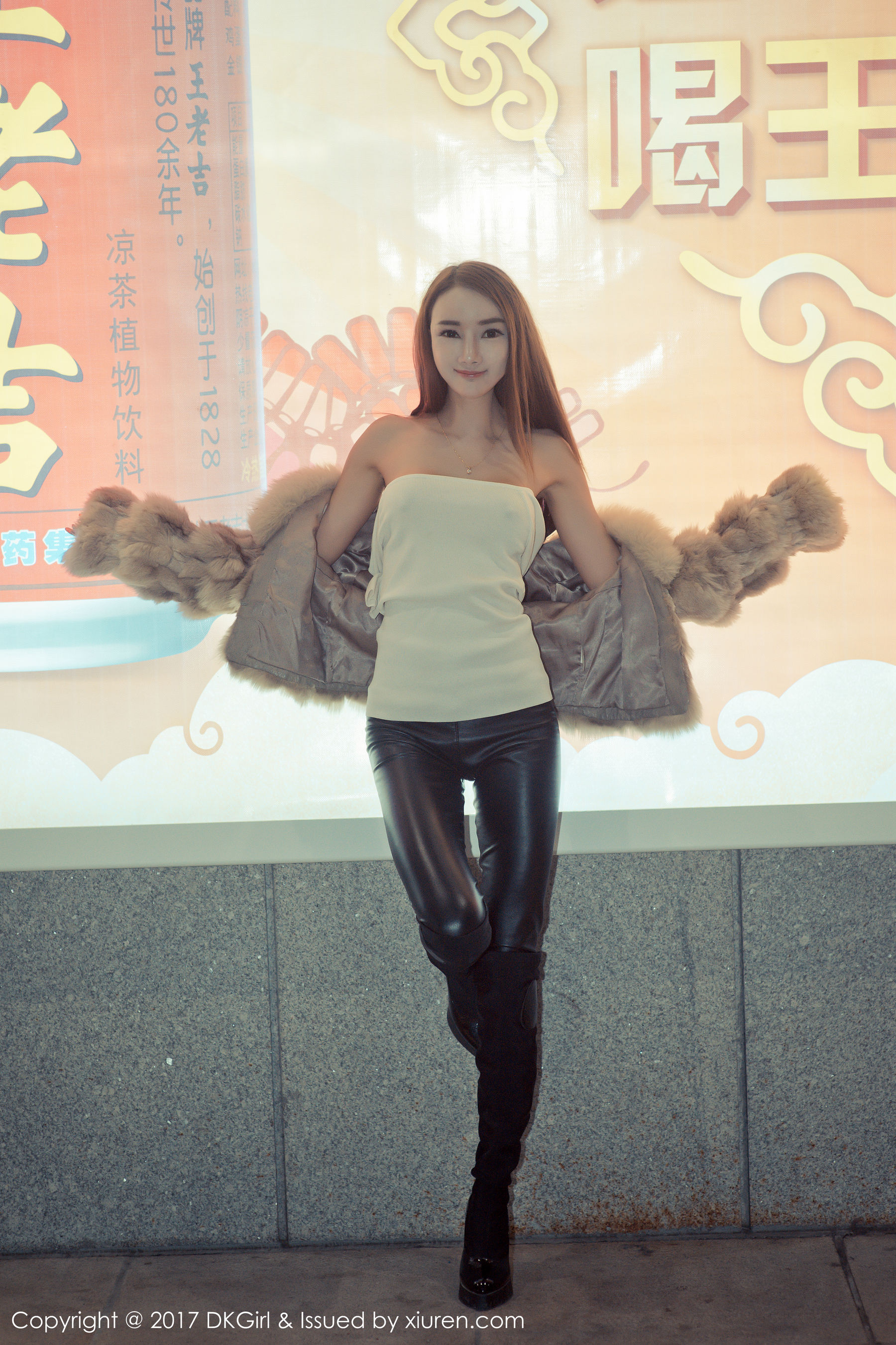 婕西儿jessie《浴室比基尼，外景露出和新春主题》  VOL.010-图30