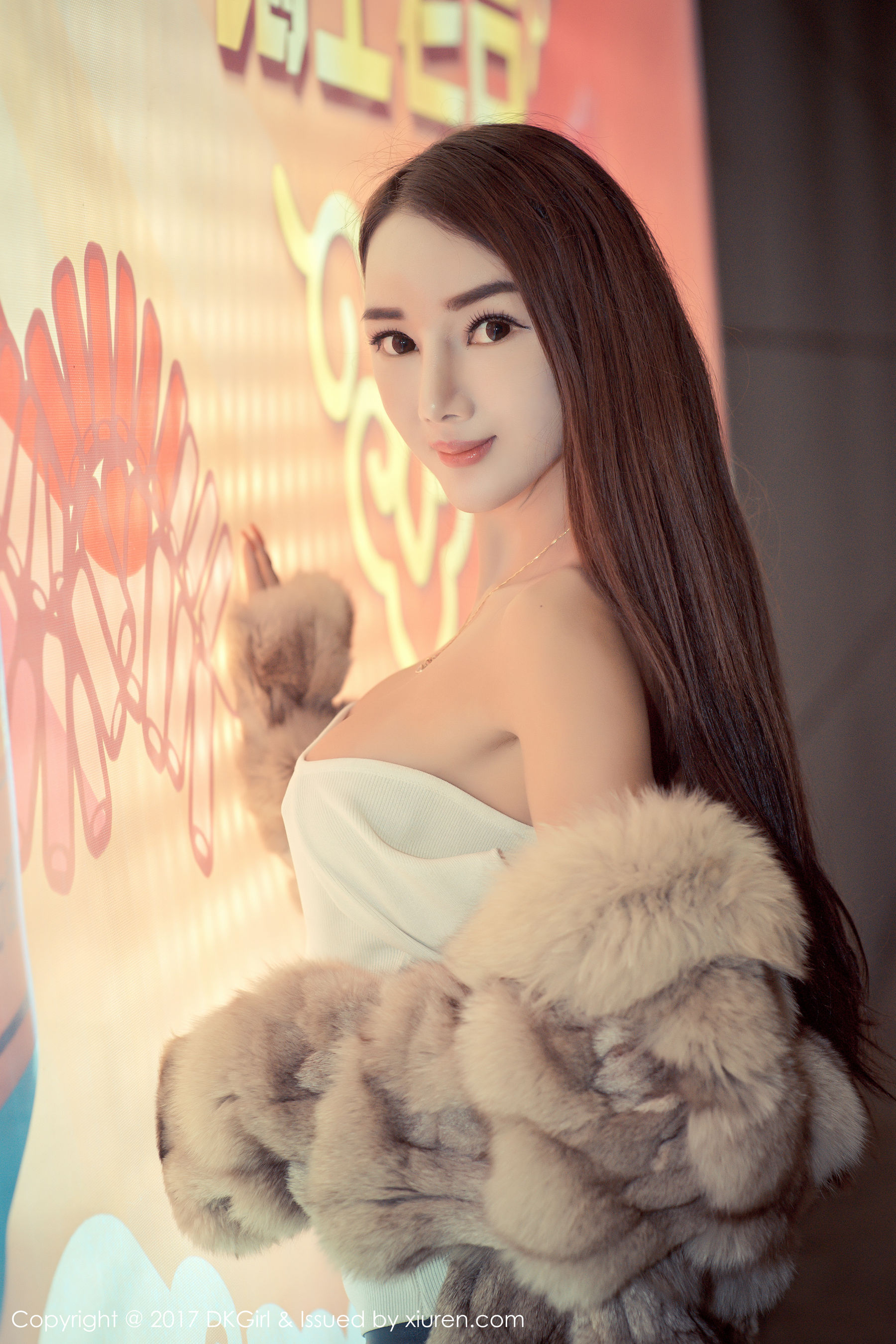 婕西儿jessie《浴室比基尼，外景露出和新春主题》  VOL.010-图33