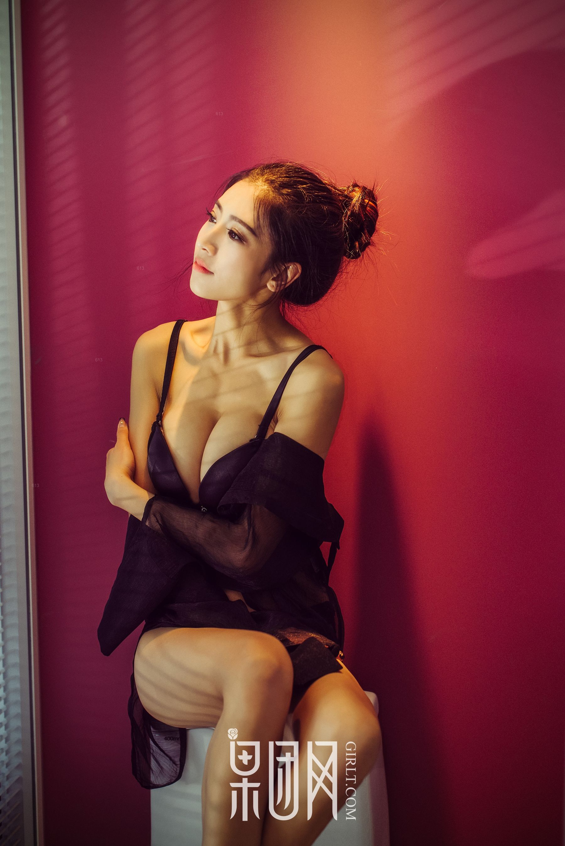 通灵儿《长腿嫩模 34D酥胸》  No.040-图40