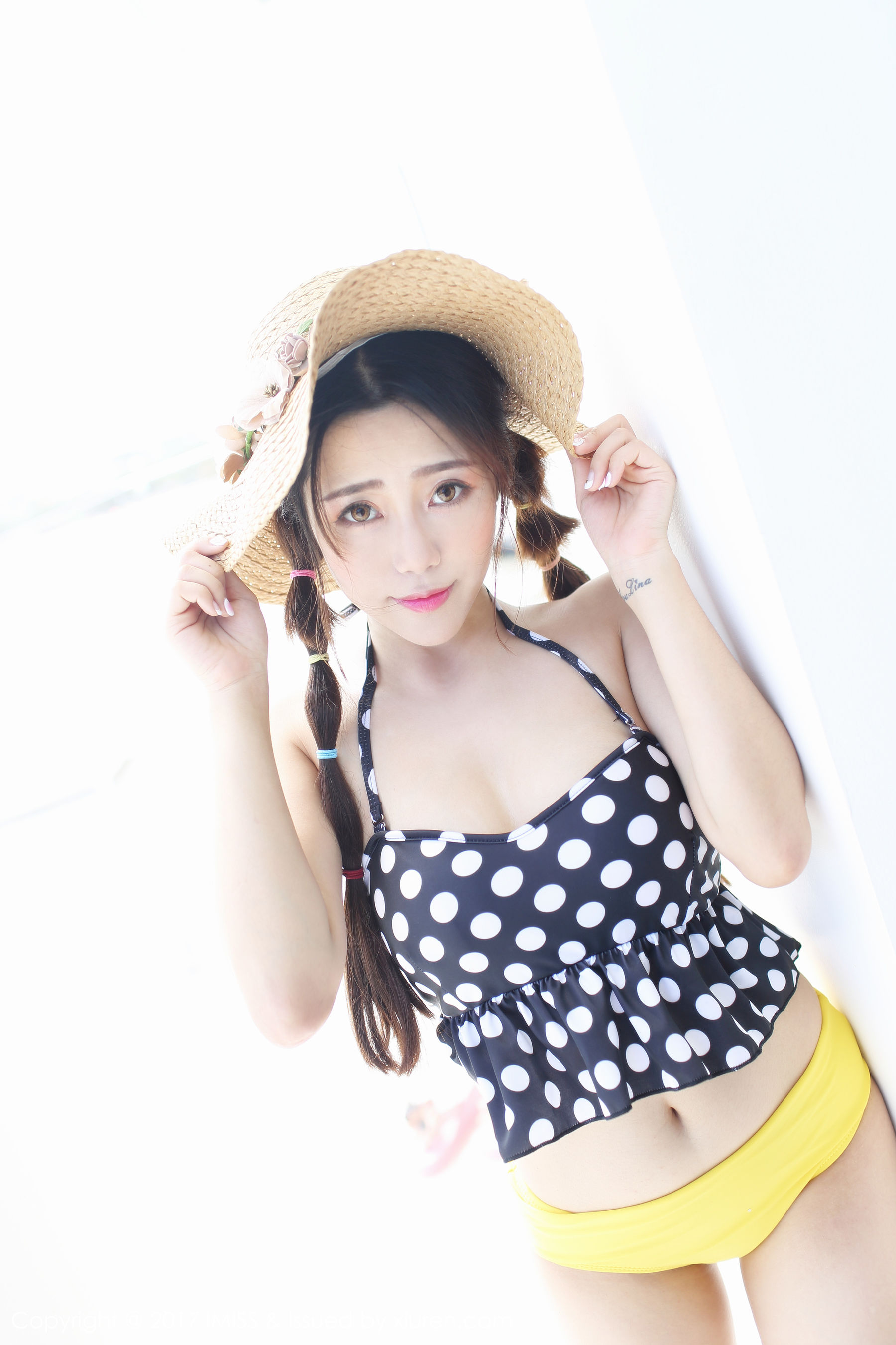 兜豆靓Youlina《长滩旅拍第1套》  VOL.152-图5