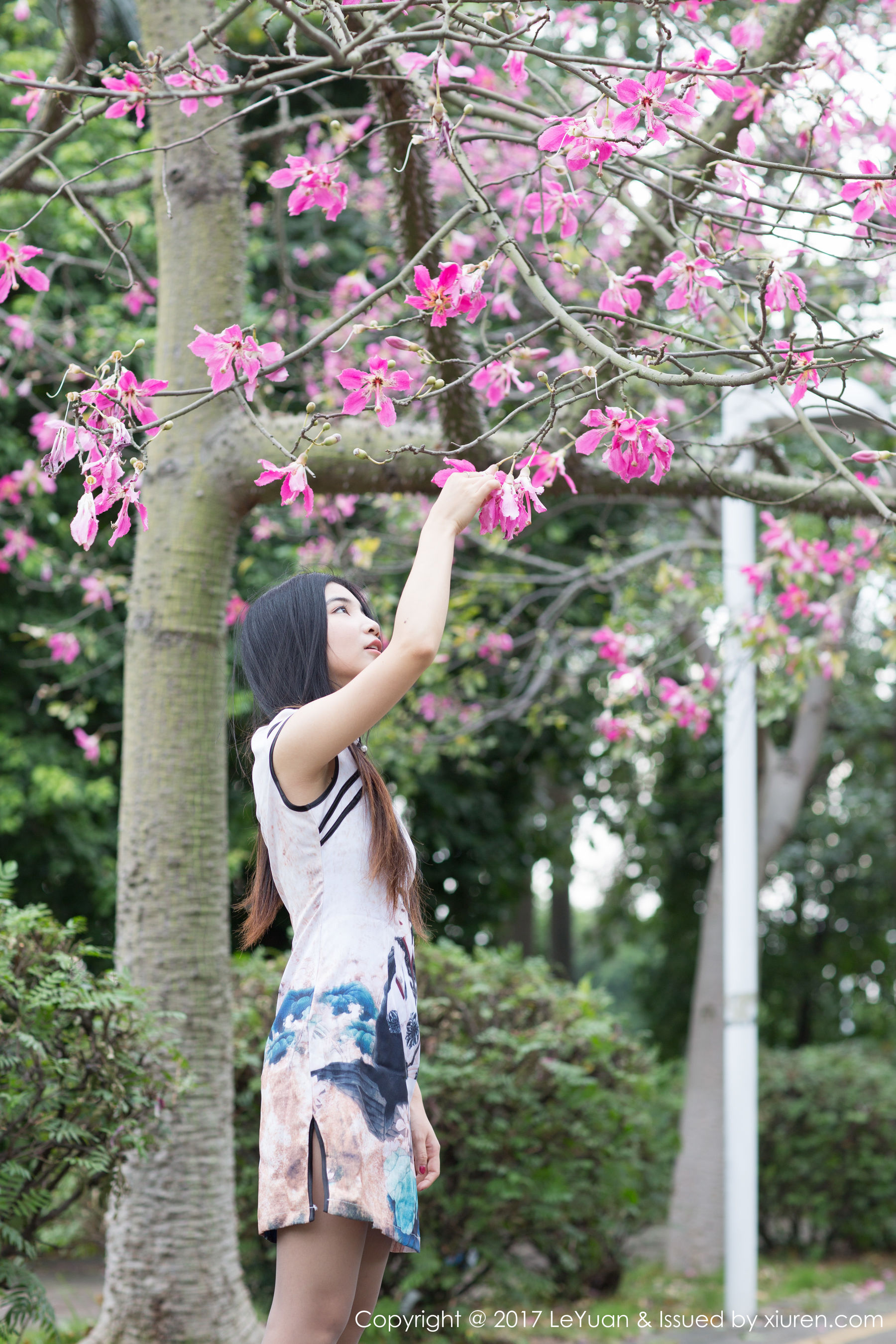 Winki絲女郎《外景和车拍美腿系列》  VOL.039-图0