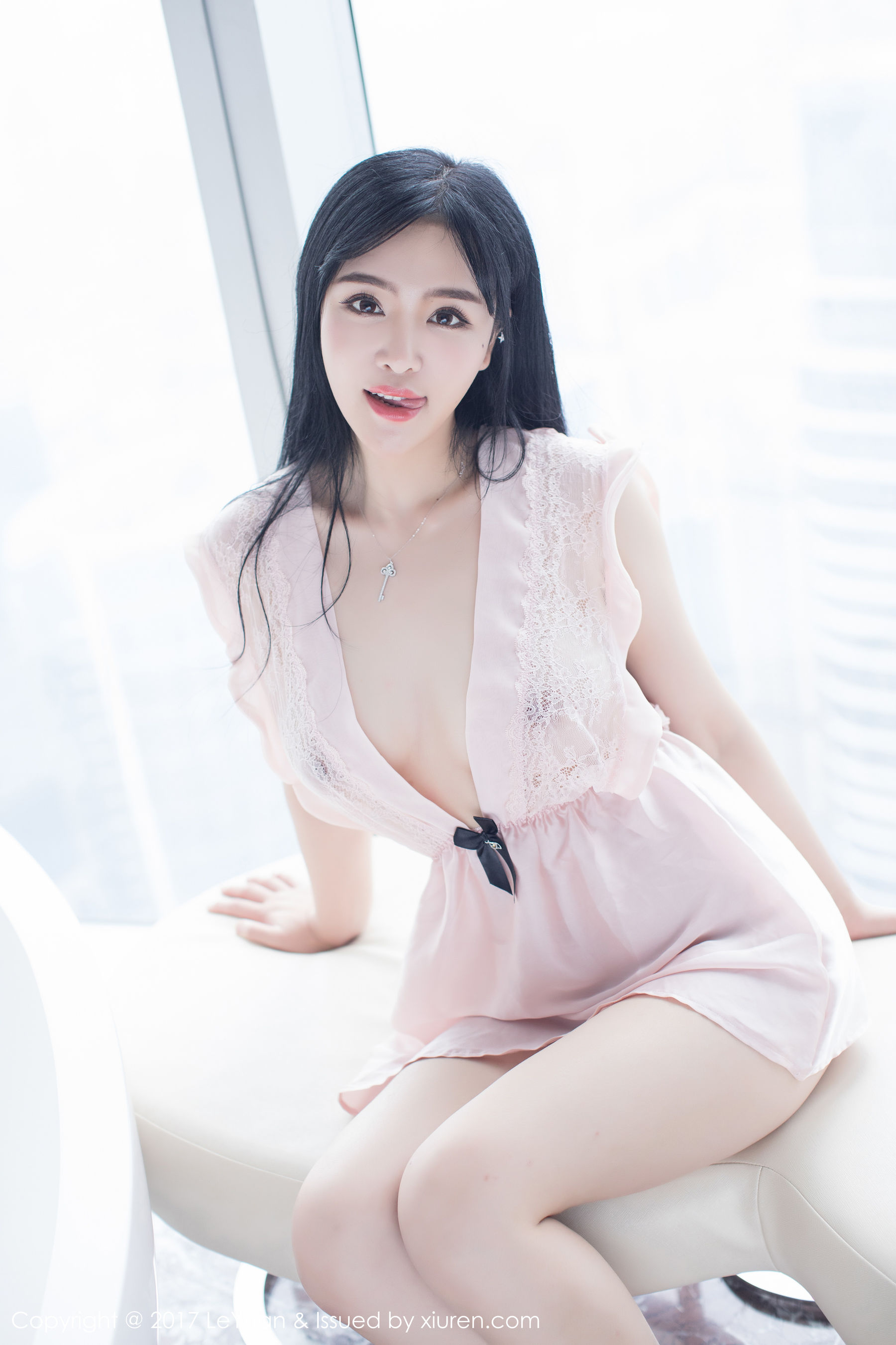 刘钰儿《粉嫩睡衣+白丝诱惑》  VOL.046-图3