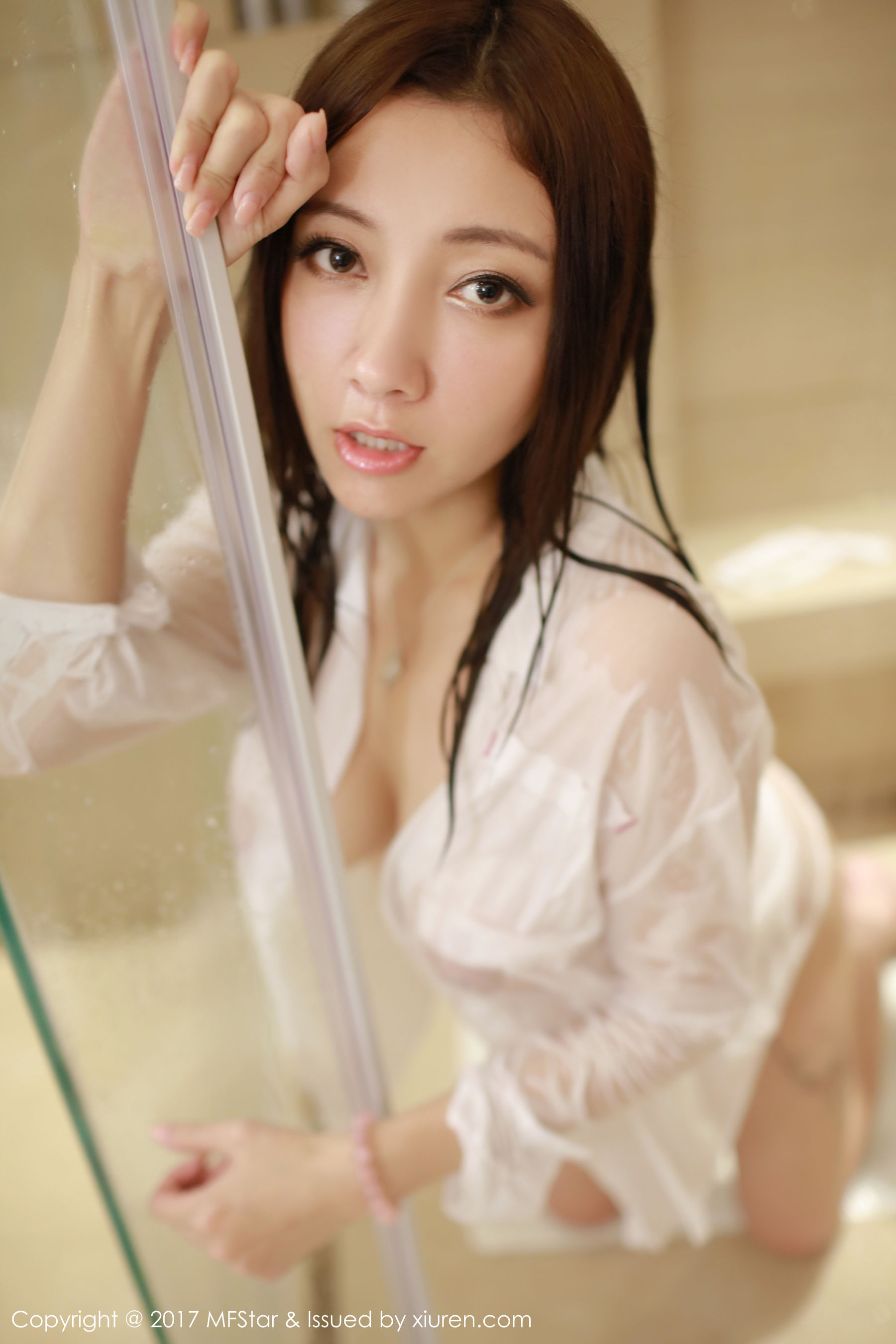 果儿Victoria《衬衫湿身、春光乍泄、温香艳玉》  Vol.086-图12