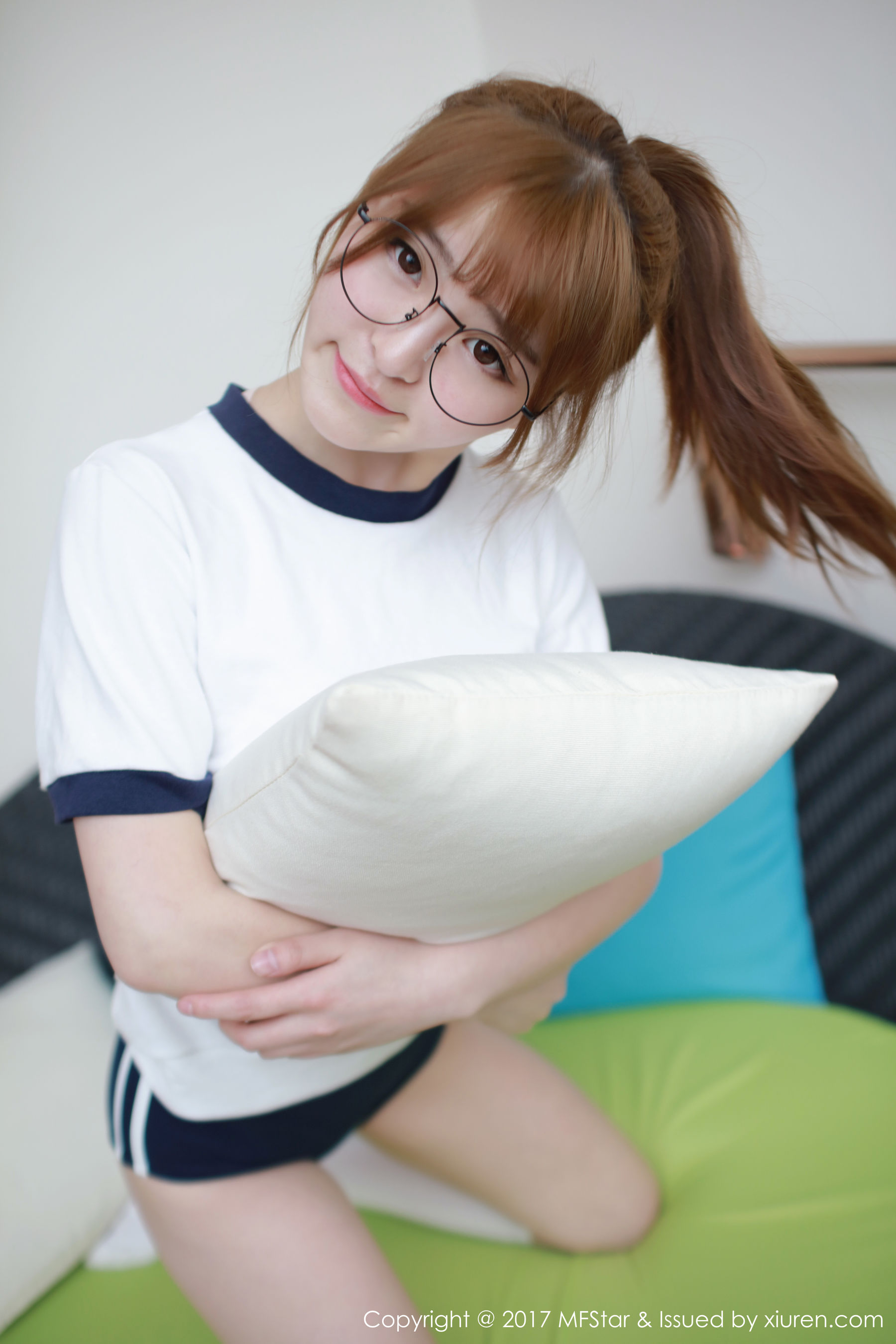 伊小七MoMo《运动服装扮+眼镜OL》  Vol.090-图15
