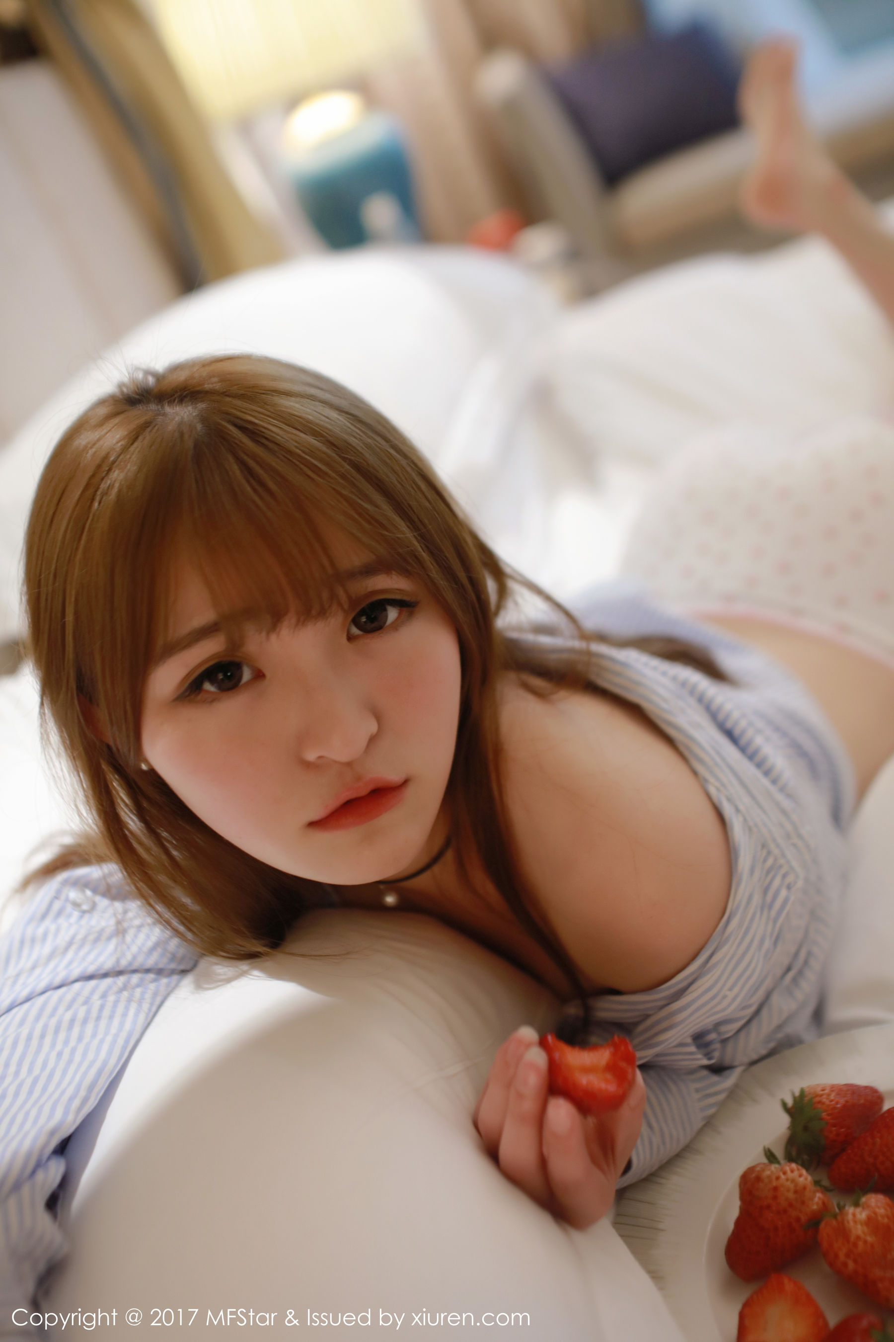 伊小七MoMo《草莓内裤+衬衫系列》  Vol.096-图23