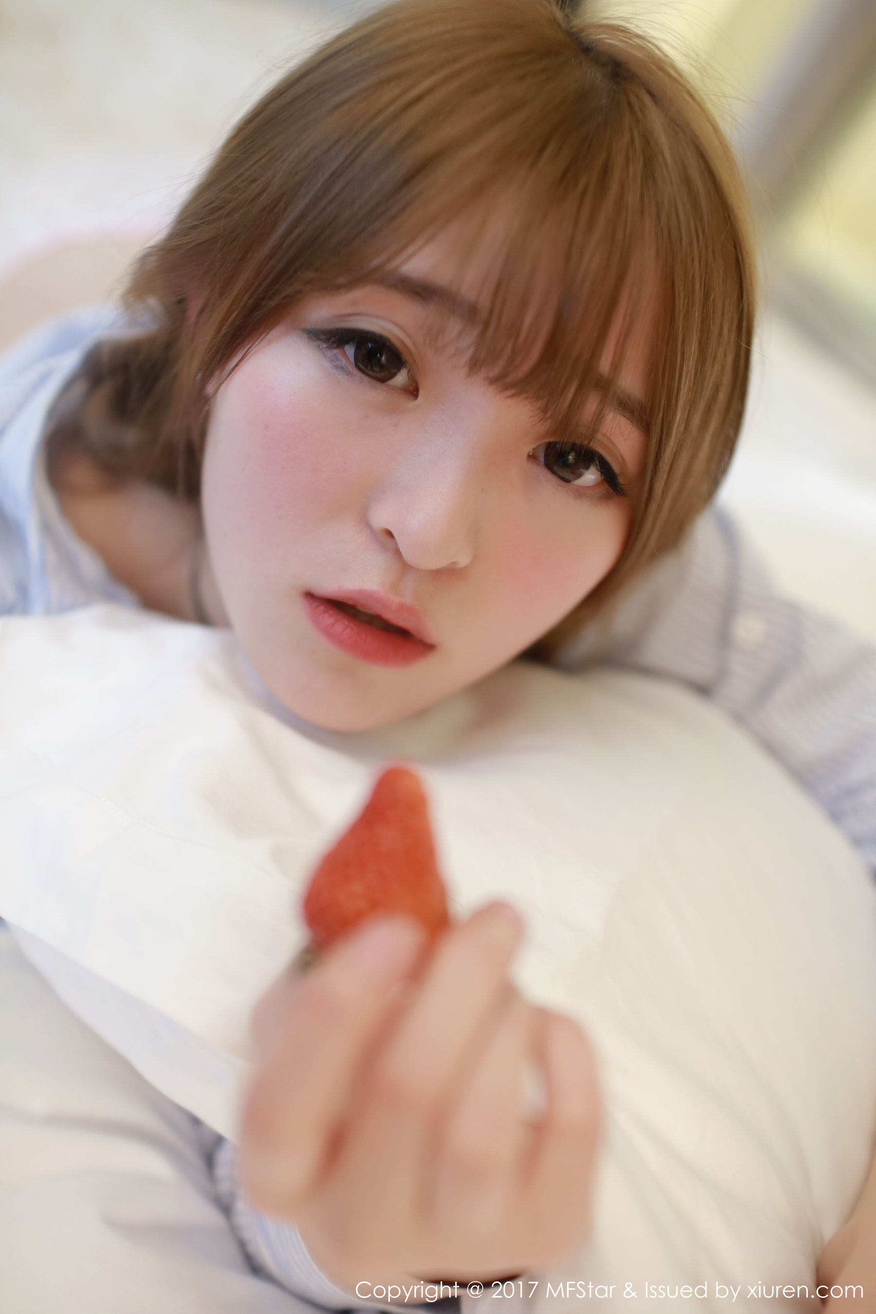 伊小七MoMo《草莓内裤+衬衫系列》  Vol.096-图44