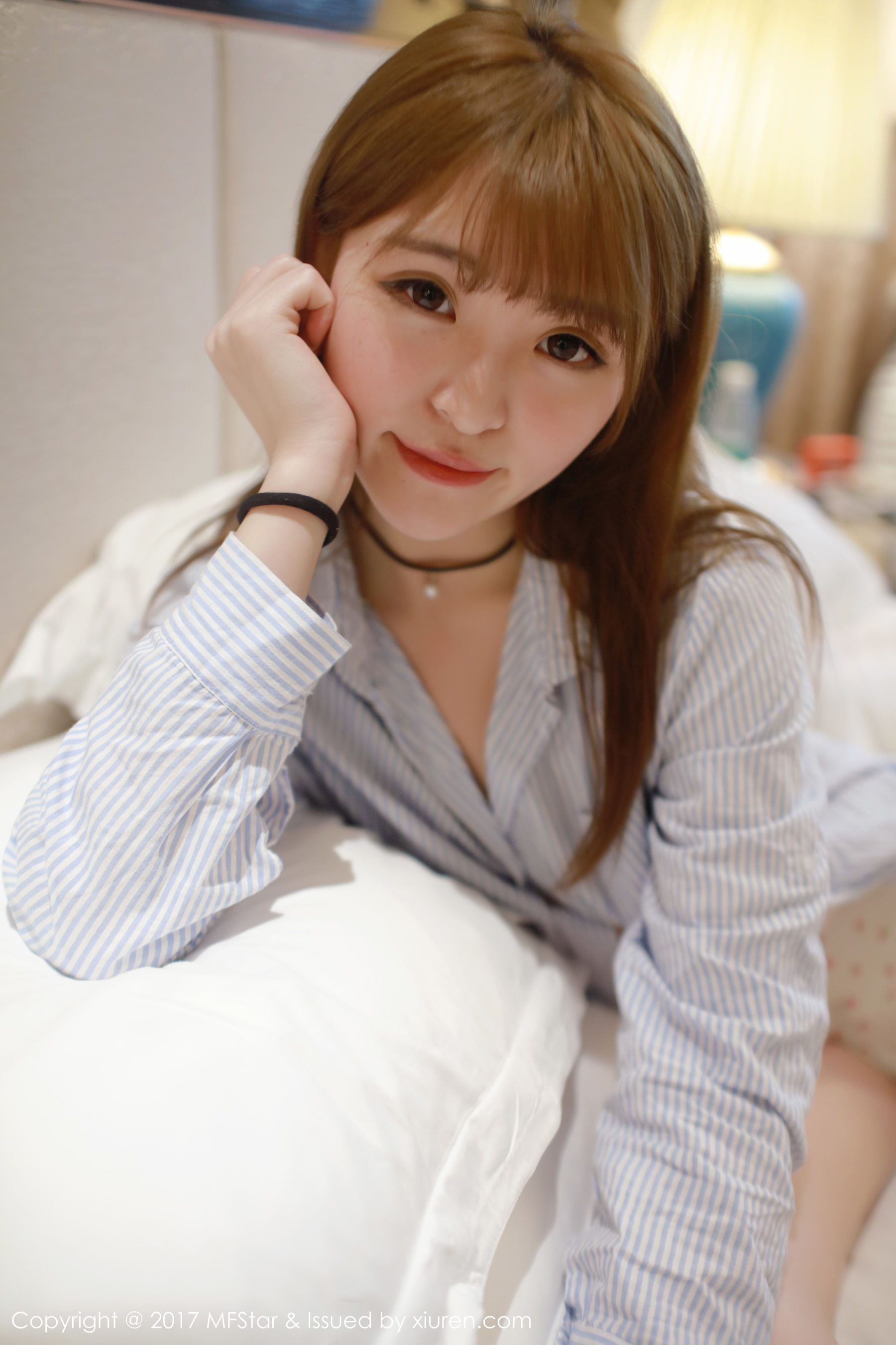 伊小七MoMo《草莓内裤+衬衫系列》  Vol.096-图8