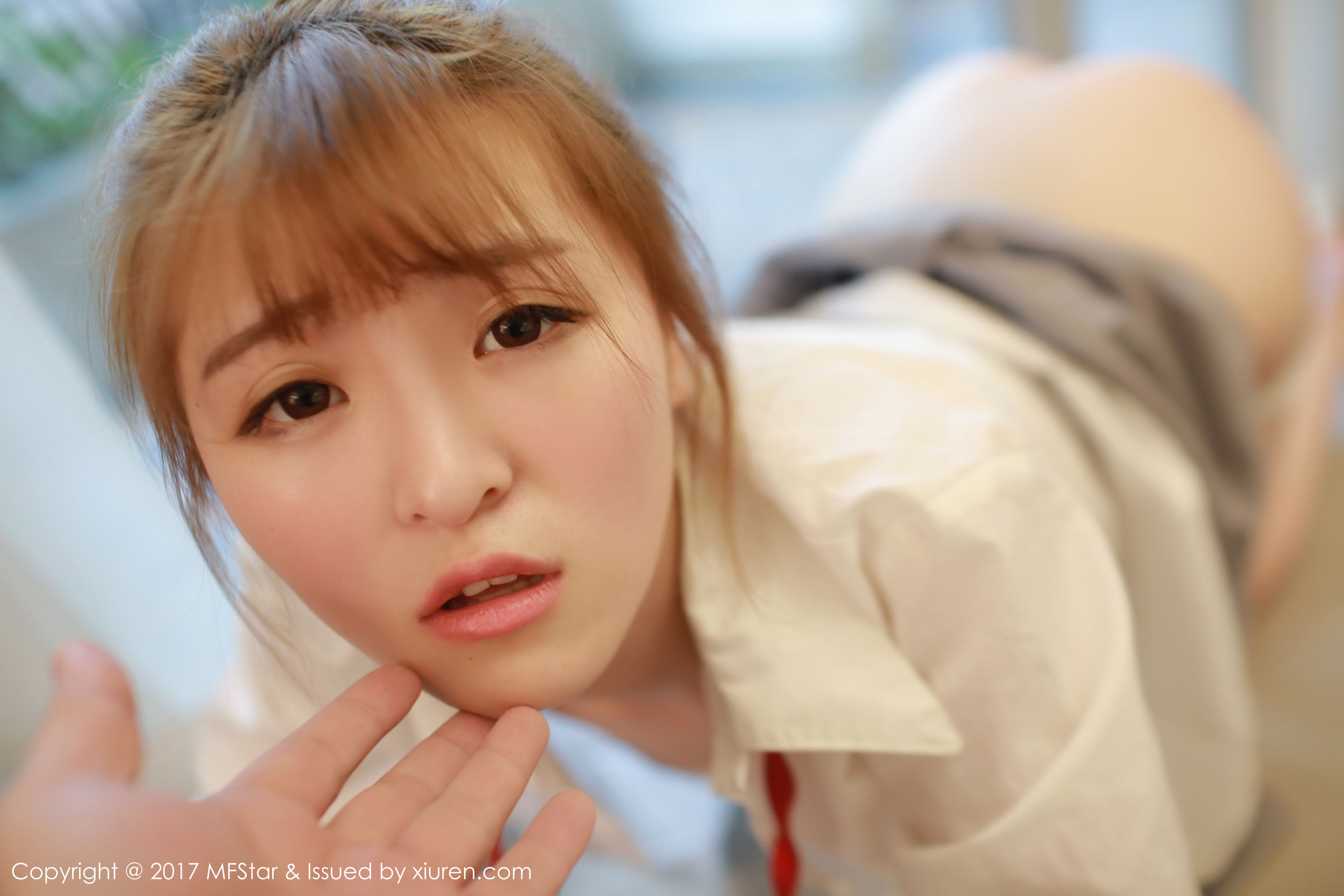 伊小七MoMo《学生装白衬衫+短裙系列》  Vol.098-图33