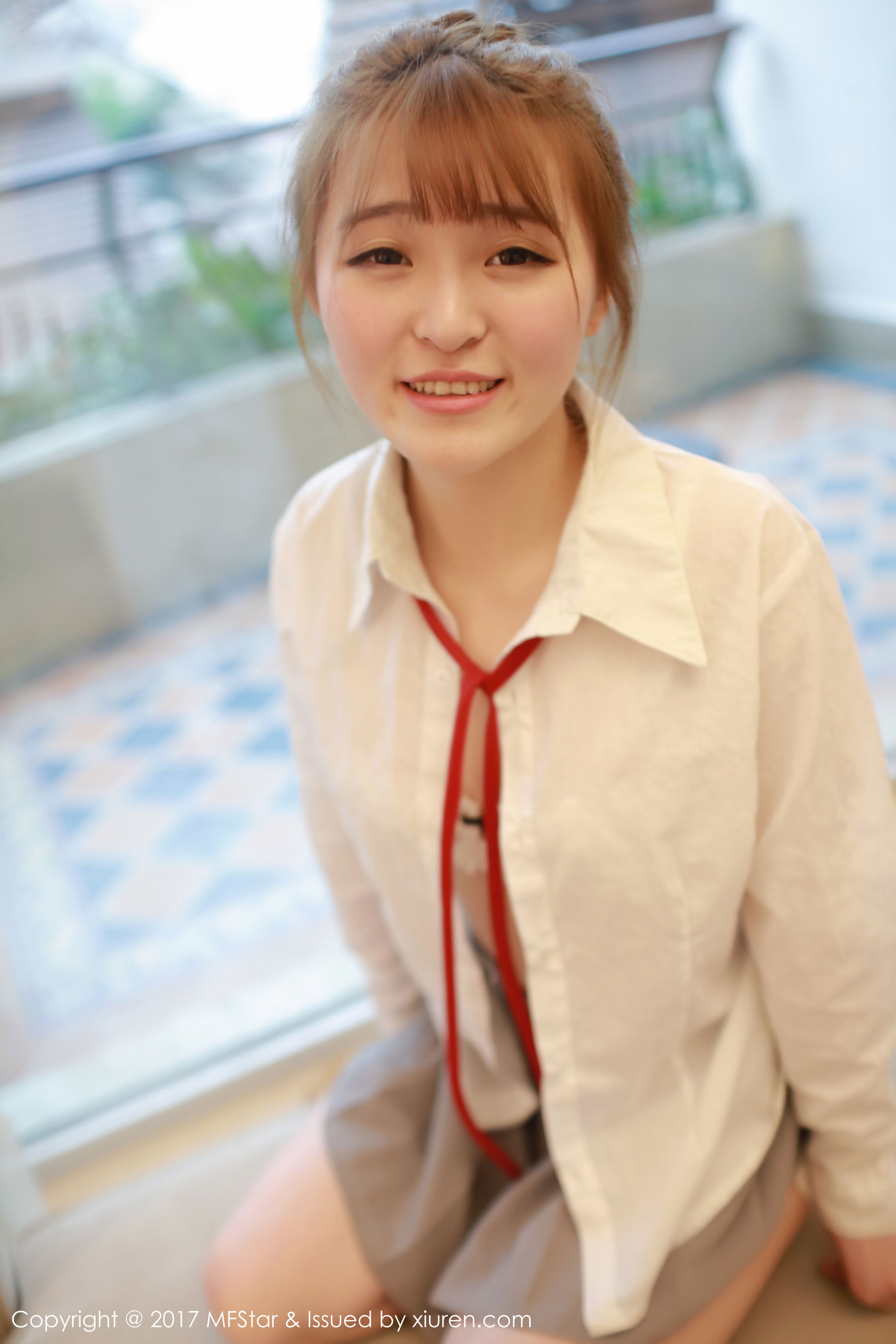 伊小七MoMo《学生装白衬衫+短裙系列》  Vol.098-图37