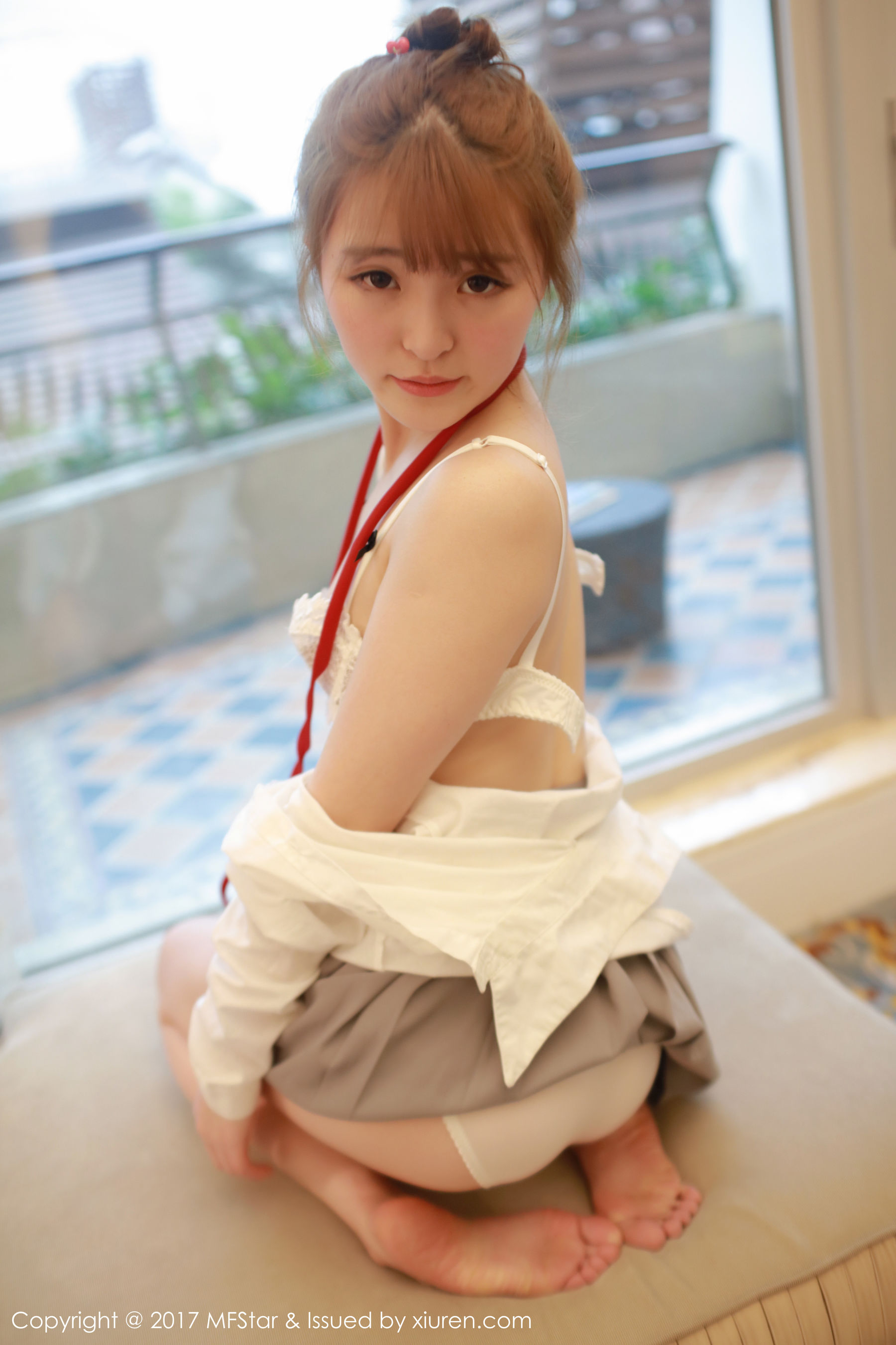 伊小七MoMo《学生装白衬衫+短裙系列》  Vol.098-图39